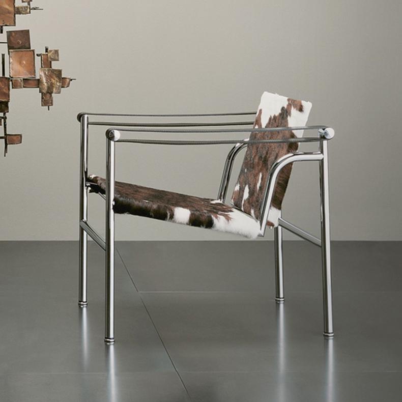 Italian Set of Two LC1 Chairs, Le Corbusier, P.Jeanneret, Charlotte Perriand by Cassina For Sale