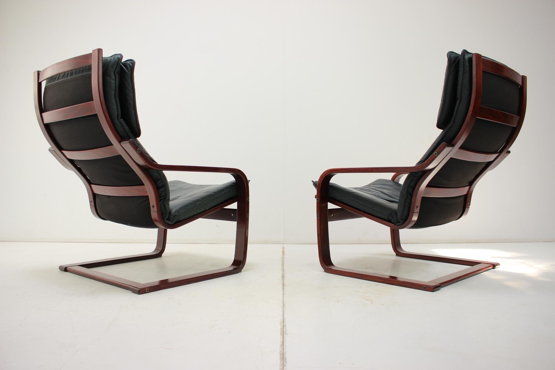 Scandinavian Modern Set of Two Leather Armchairs by IKEA, Sweden, 1990's For Sale