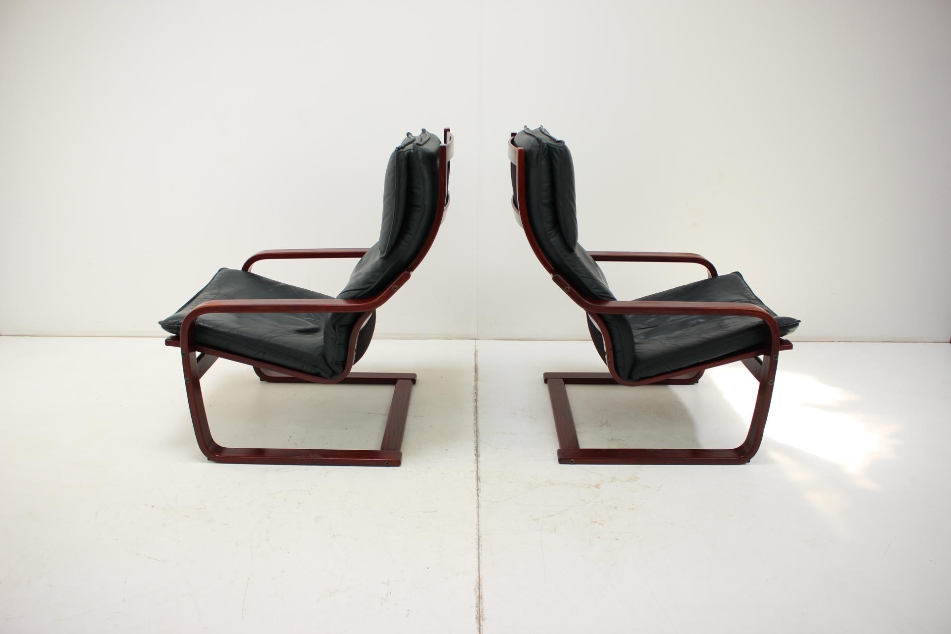 Set of Two Leather Armchairs by IKEA, Sweden, 1990's For Sale 2