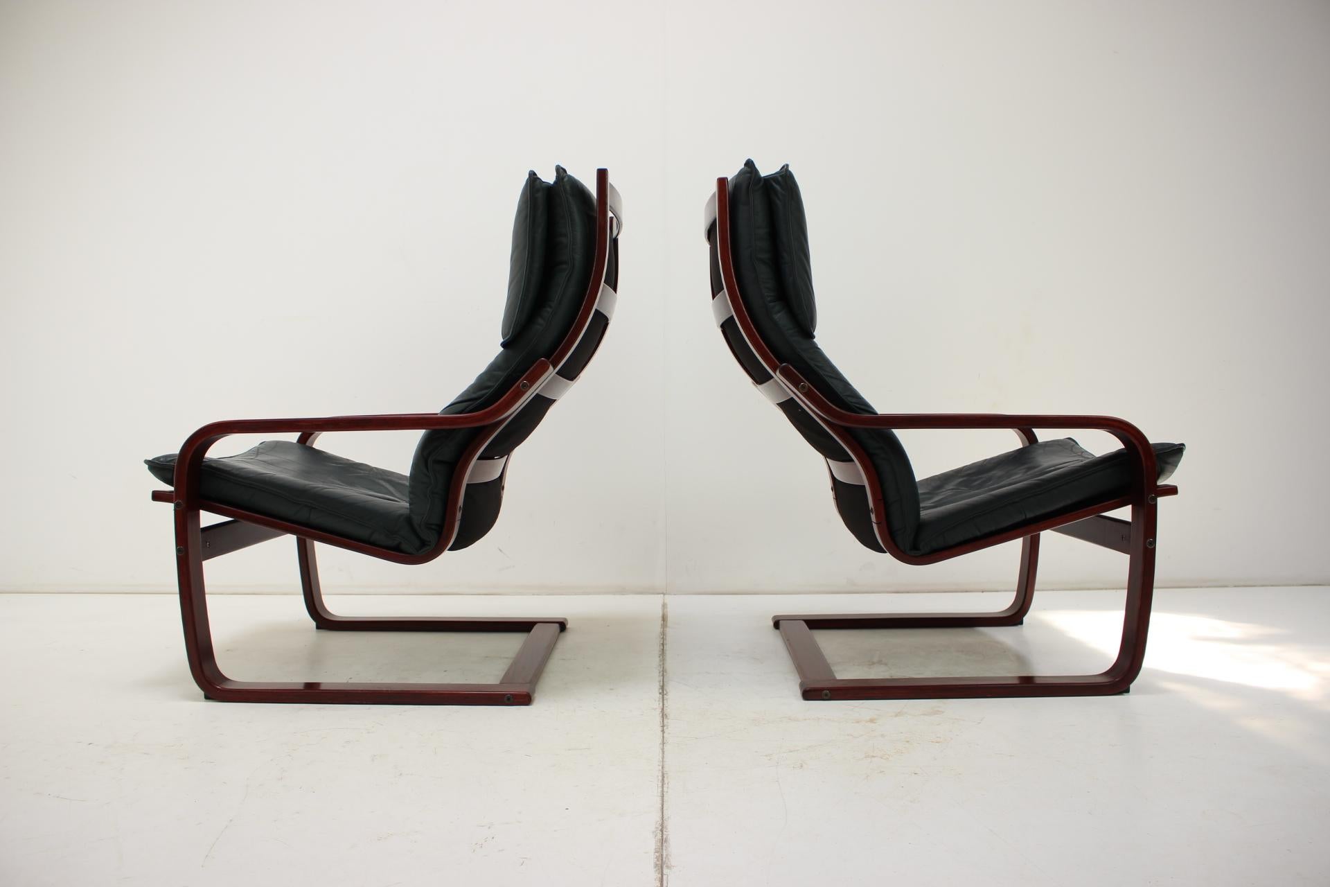 Set of Two Leather Armchairs by IKEA, Sweden, 1990's For Sale 3
