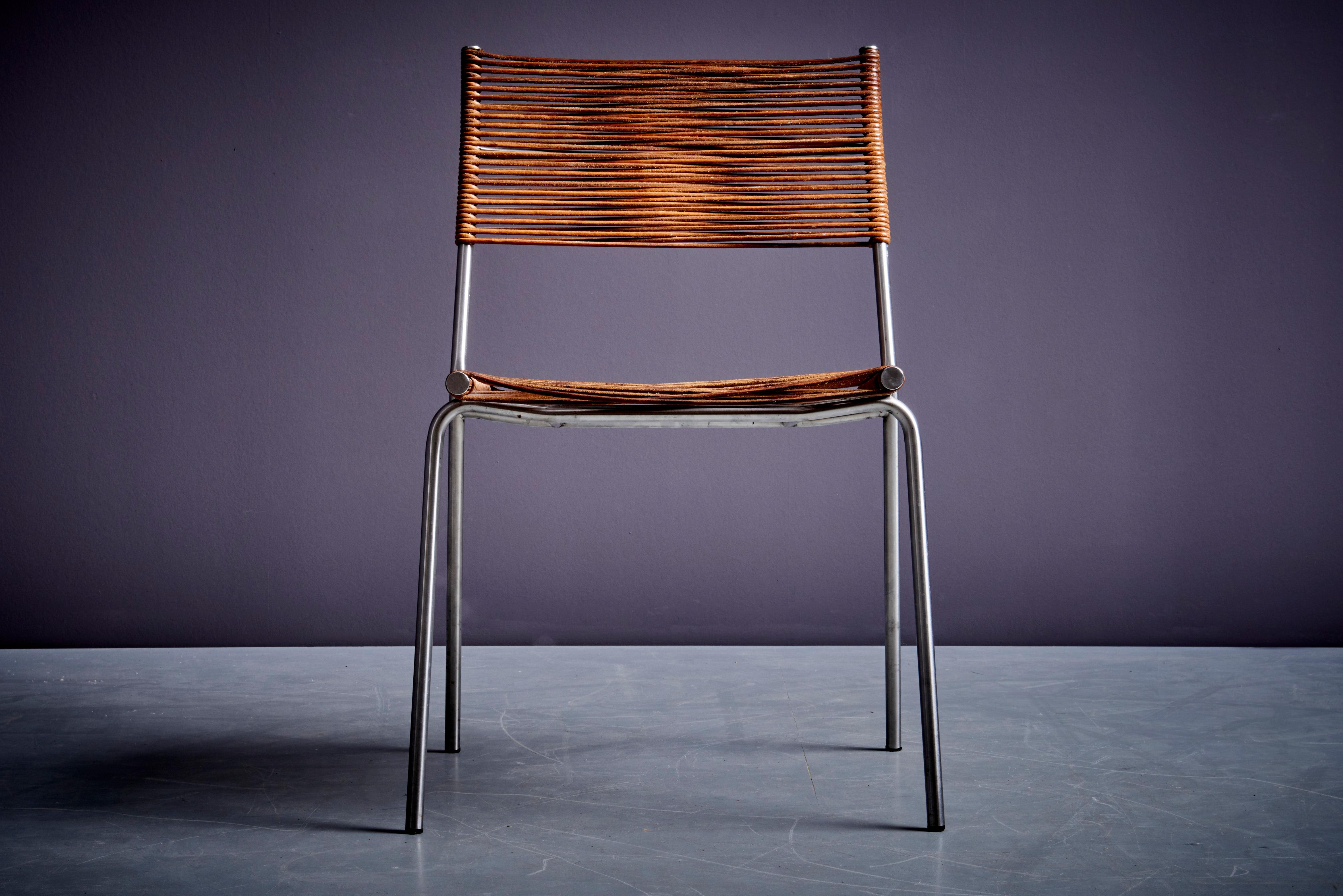 Late 20th Century Set of two leather Bonacina Miss B2 chairs by Tito Agnoli For Sale