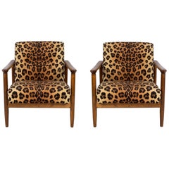 Set aus zwei Vintage-Sesseln mit Leopardenmuster aus Samt, Edmund Homa, 1960er Jahre, Polen