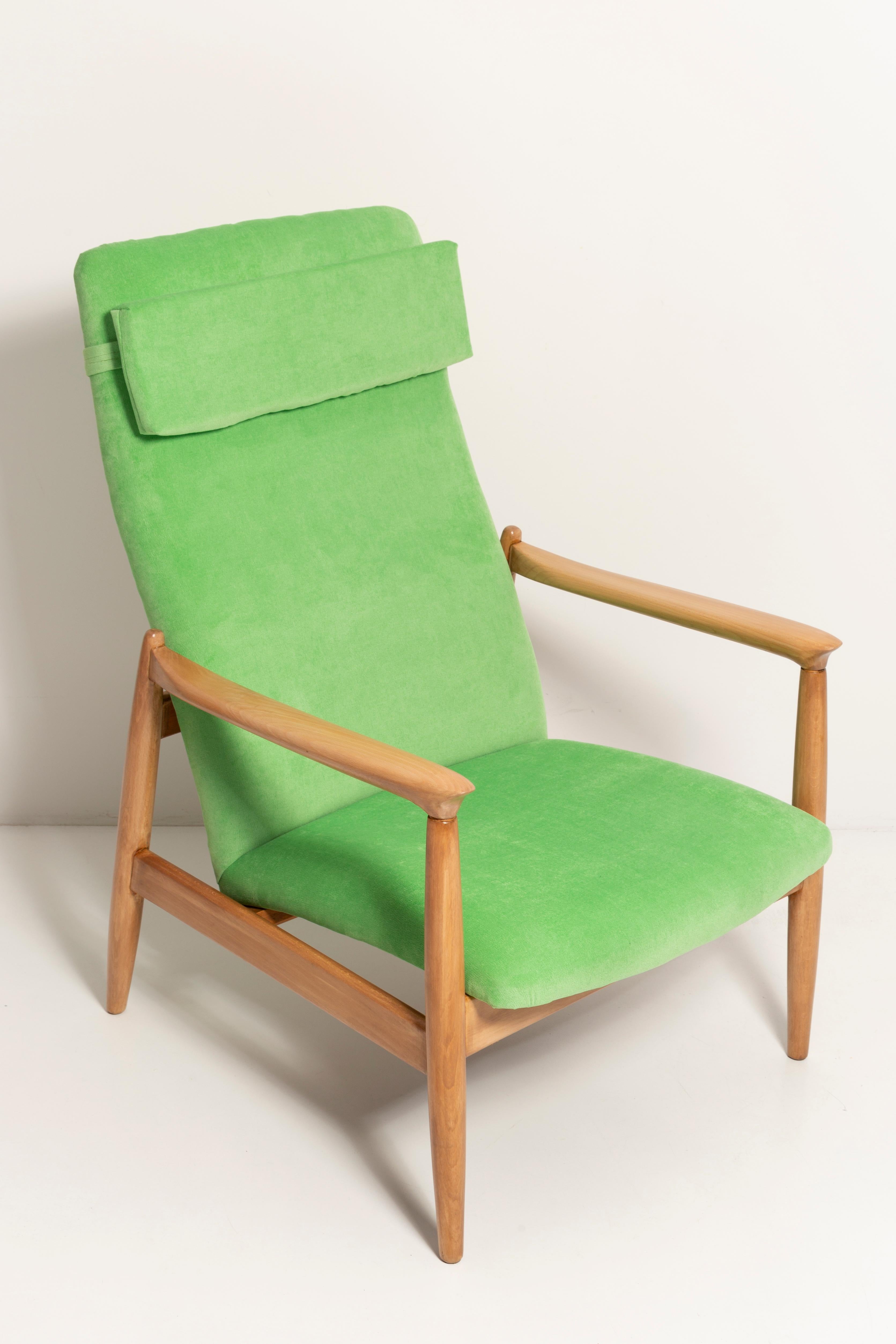 Mid-Century Modern Set of Two Light Lime Green Velvet Armchairs, GFM-64 High, Edmund Homa, 1960s For Sale