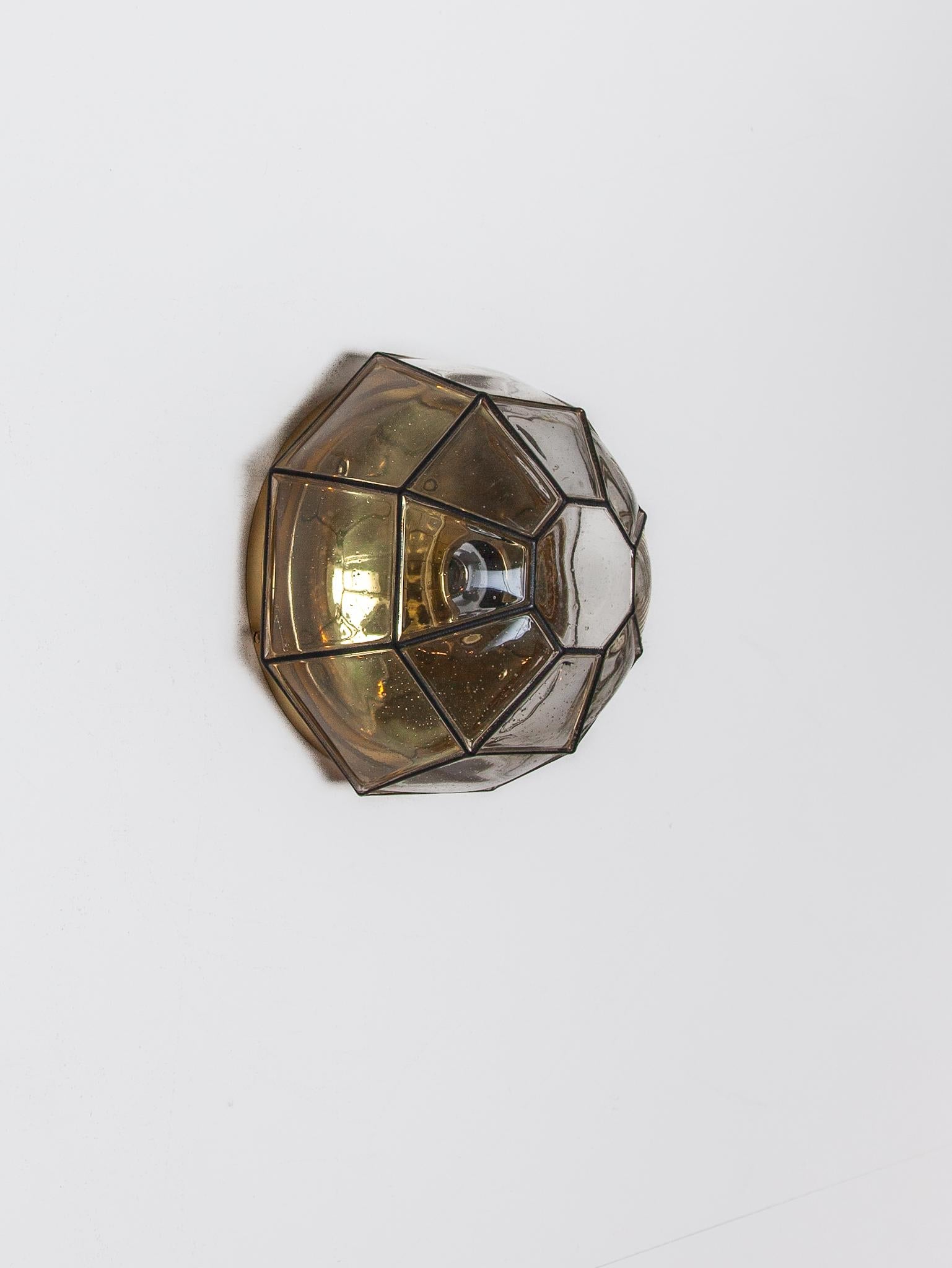 Set aus zwei Limburg Flush Mount Lights. (Deutsch) im Angebot