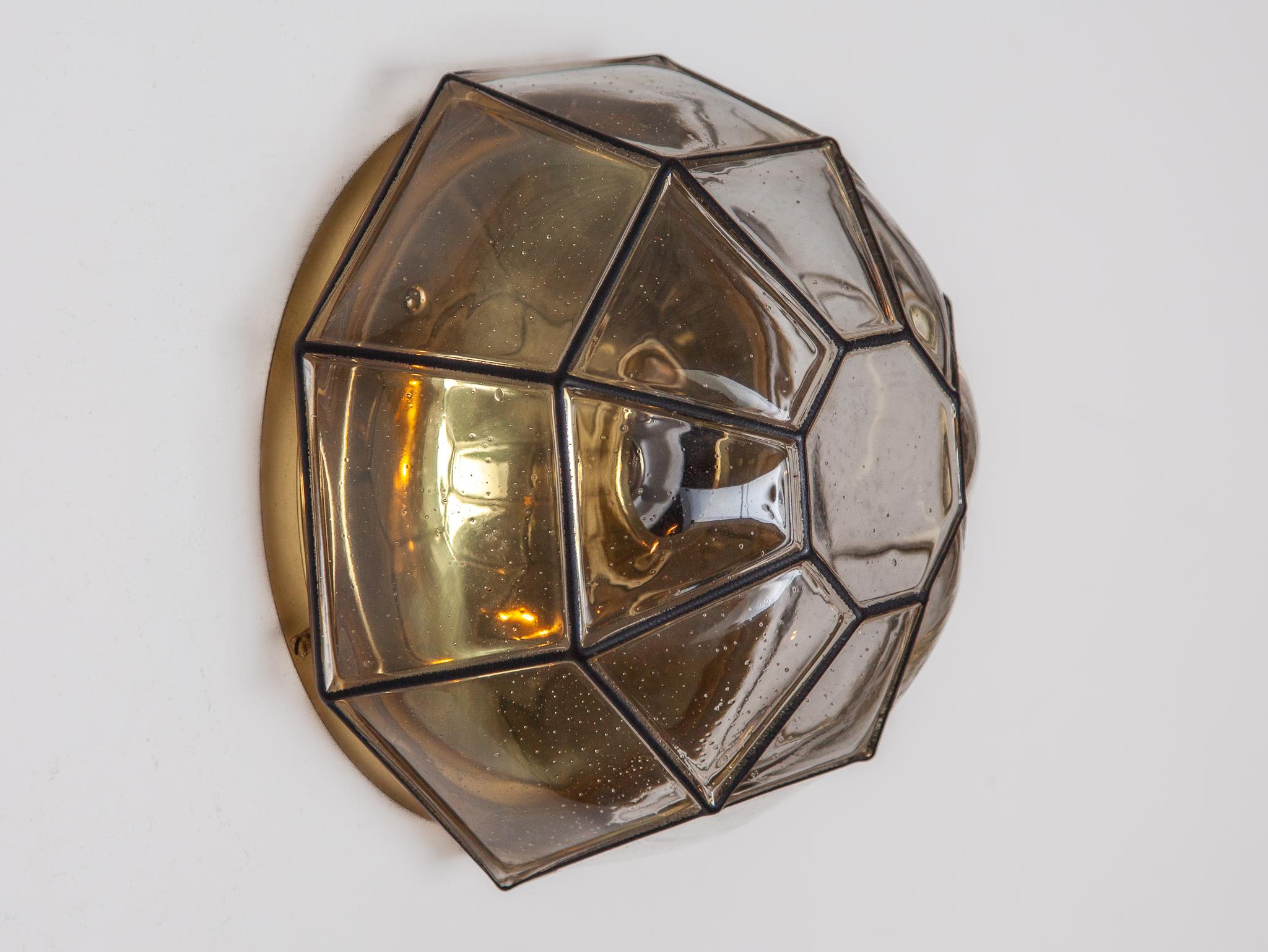 Set aus zwei Limburg Flush Mount Lights. (Geformt) im Angebot