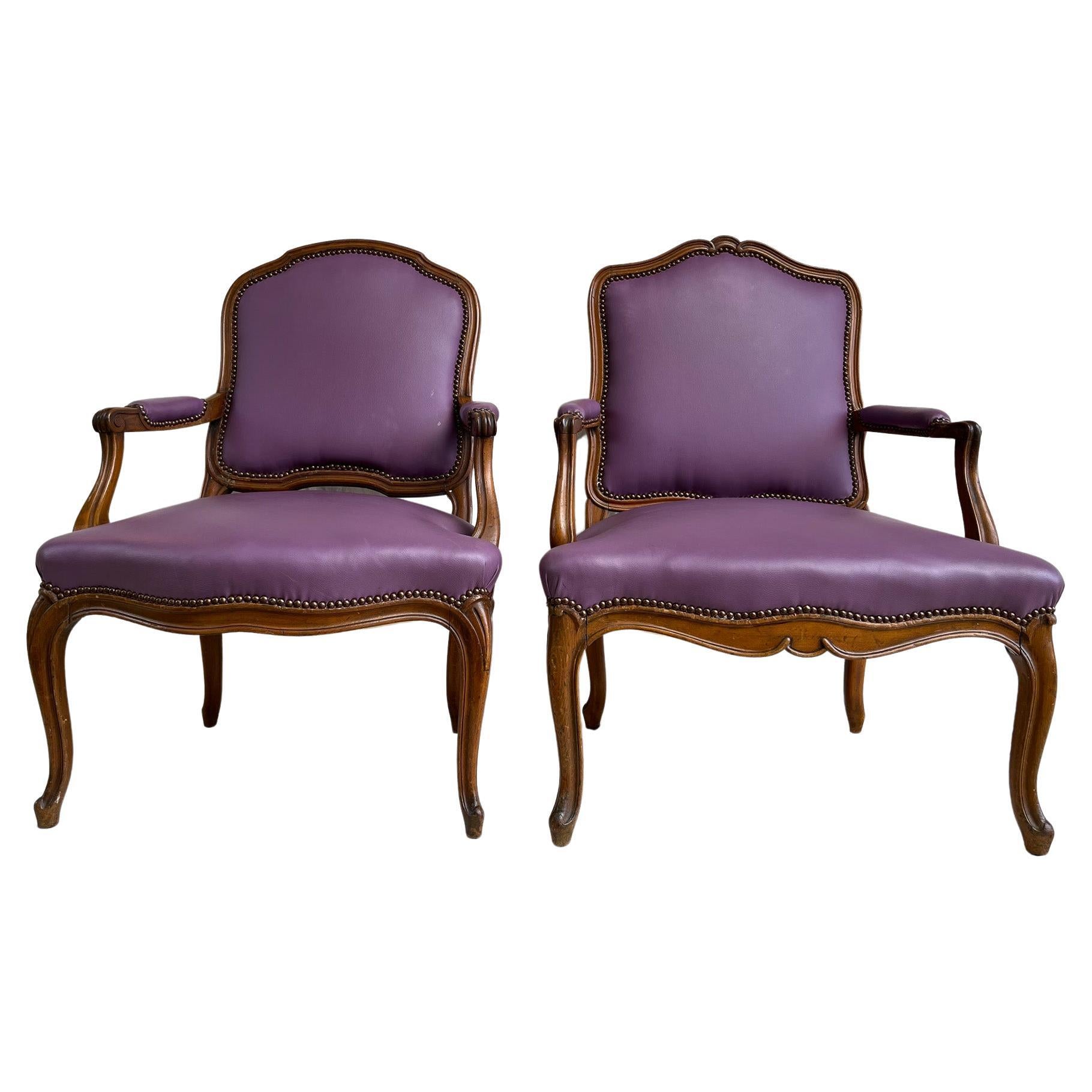 Set of Two Louis XVI Chairs, in Carved Walnut, France, 18th Century '1774-1791' For Sale