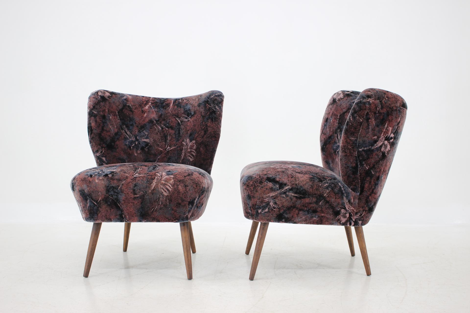 Mid-20th Century Set of Two Lounge Chairs, 1950s For Sale