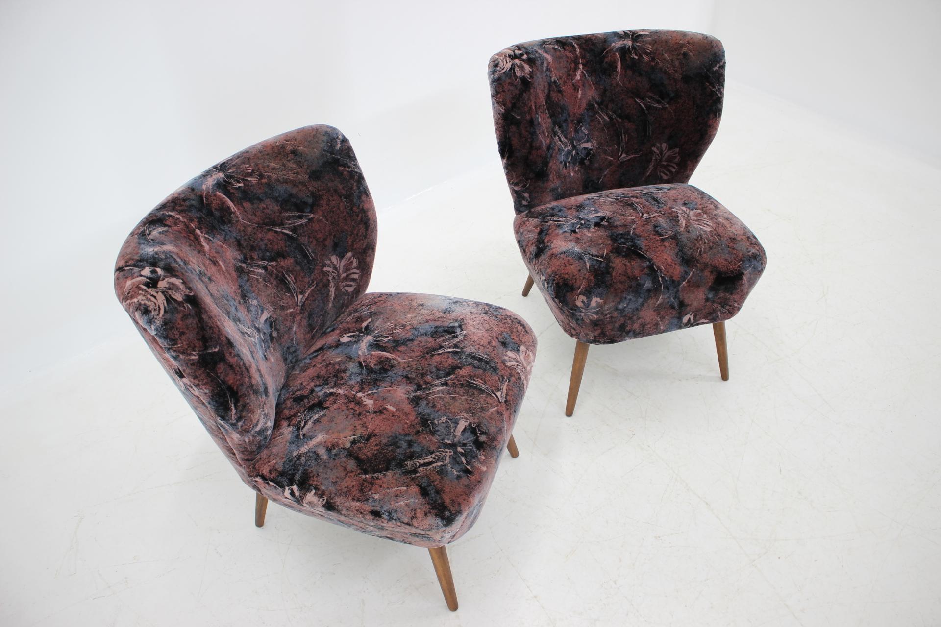 Fabric Set of Two Lounge Chairs, 1950s For Sale