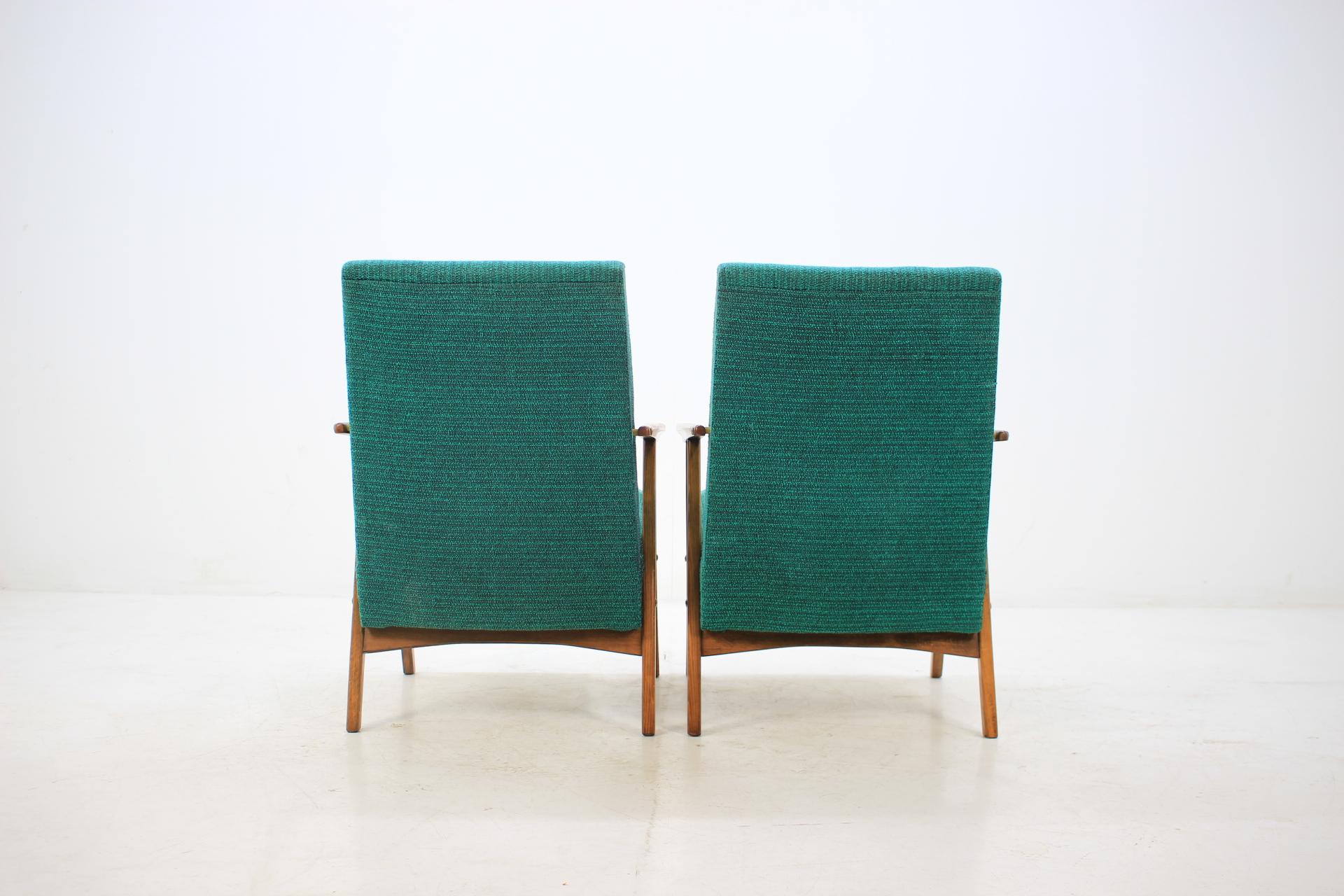 Set of Two Lounge Chairs, 1960s In Good Condition In Praha, CZ