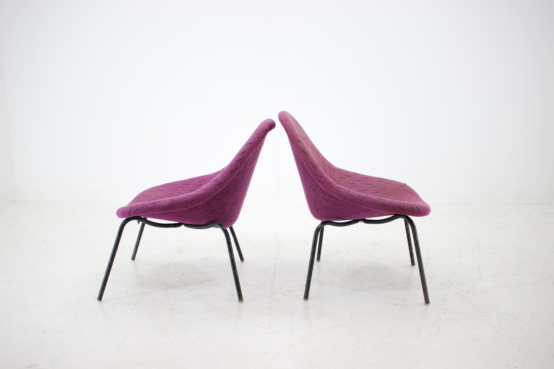 Mid-Century Modern Set of Two Lounge Chairs, 1970s For Sale