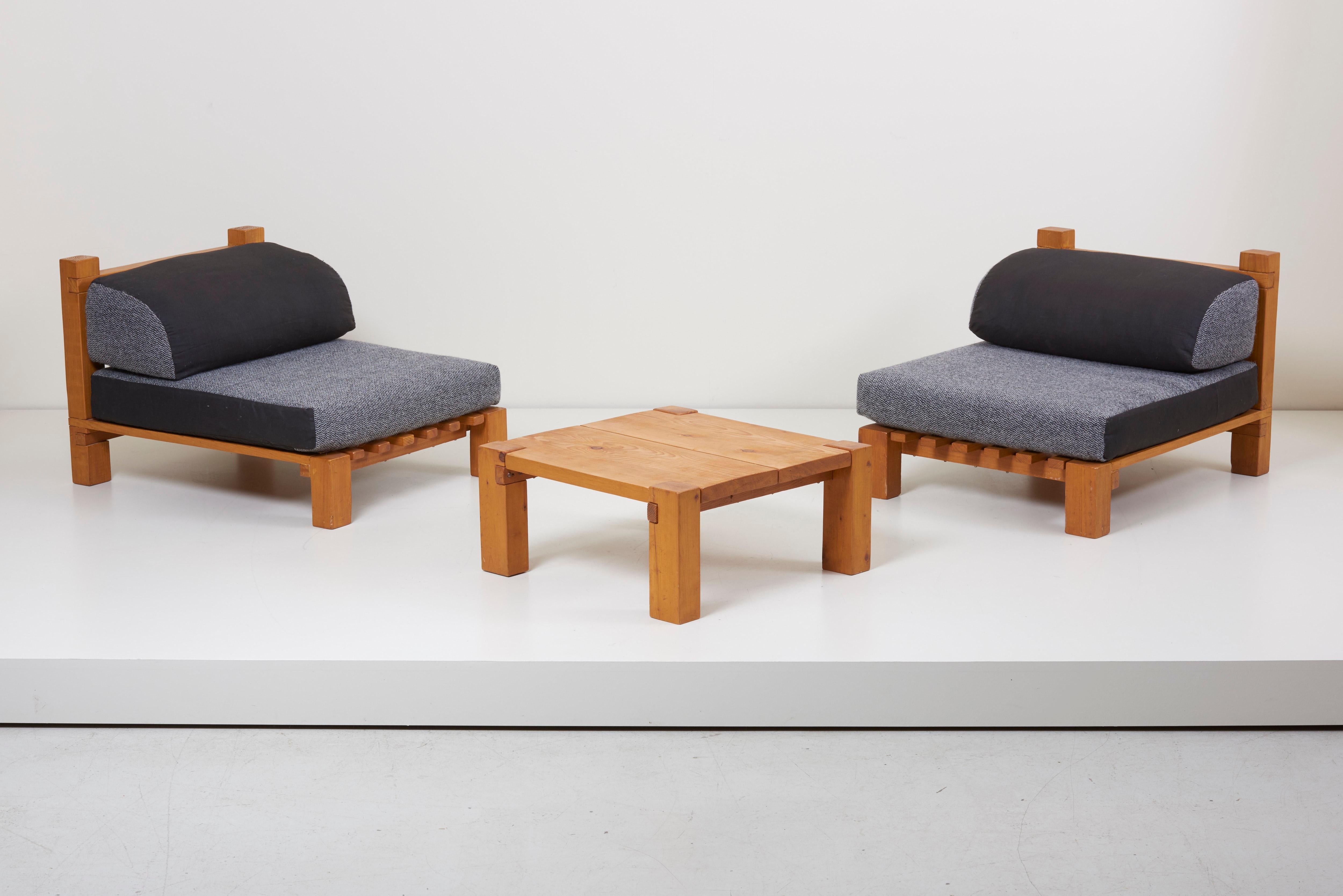 Set of Two Lounge Chairs and Coffee Table Perriand Style, France, 1960s 5