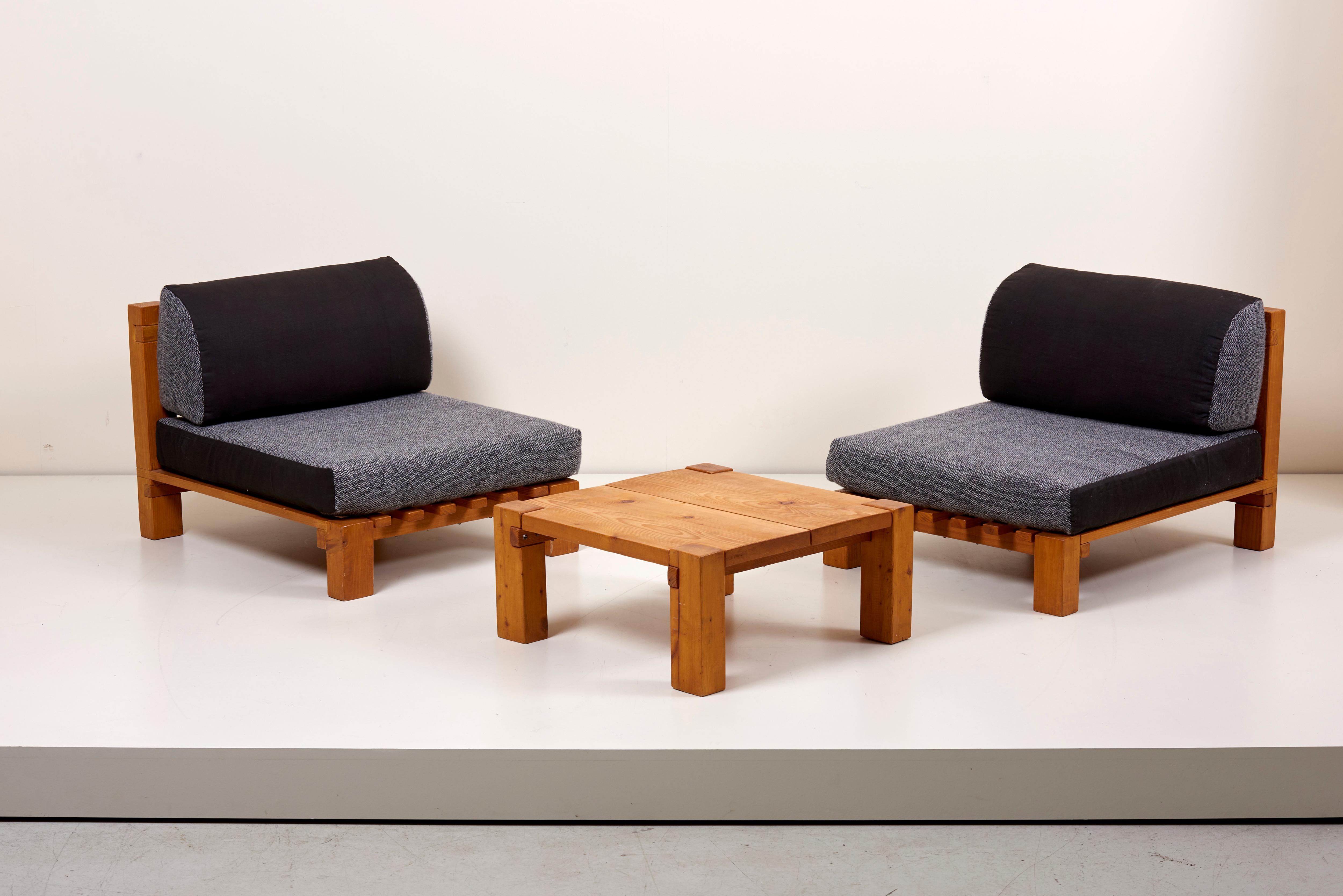 Mid-Century Modern Set of Two Lounge Chairs and Coffee Table Perriand Style, France, 1960s