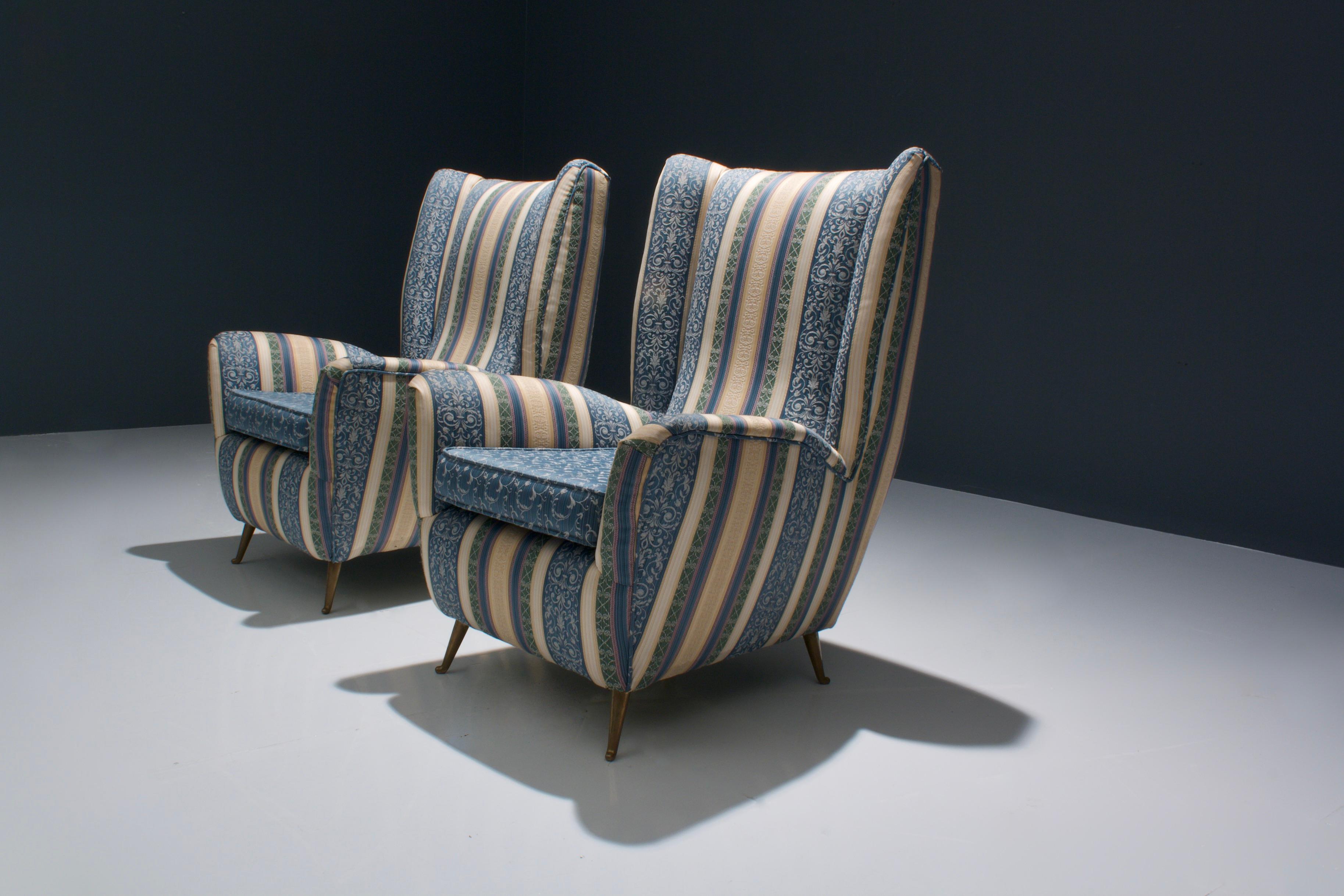 Italian Set of Two Lounge Chairs by I.S.A. in Silk Upholstery and Brass, Italy, 1950s For Sale