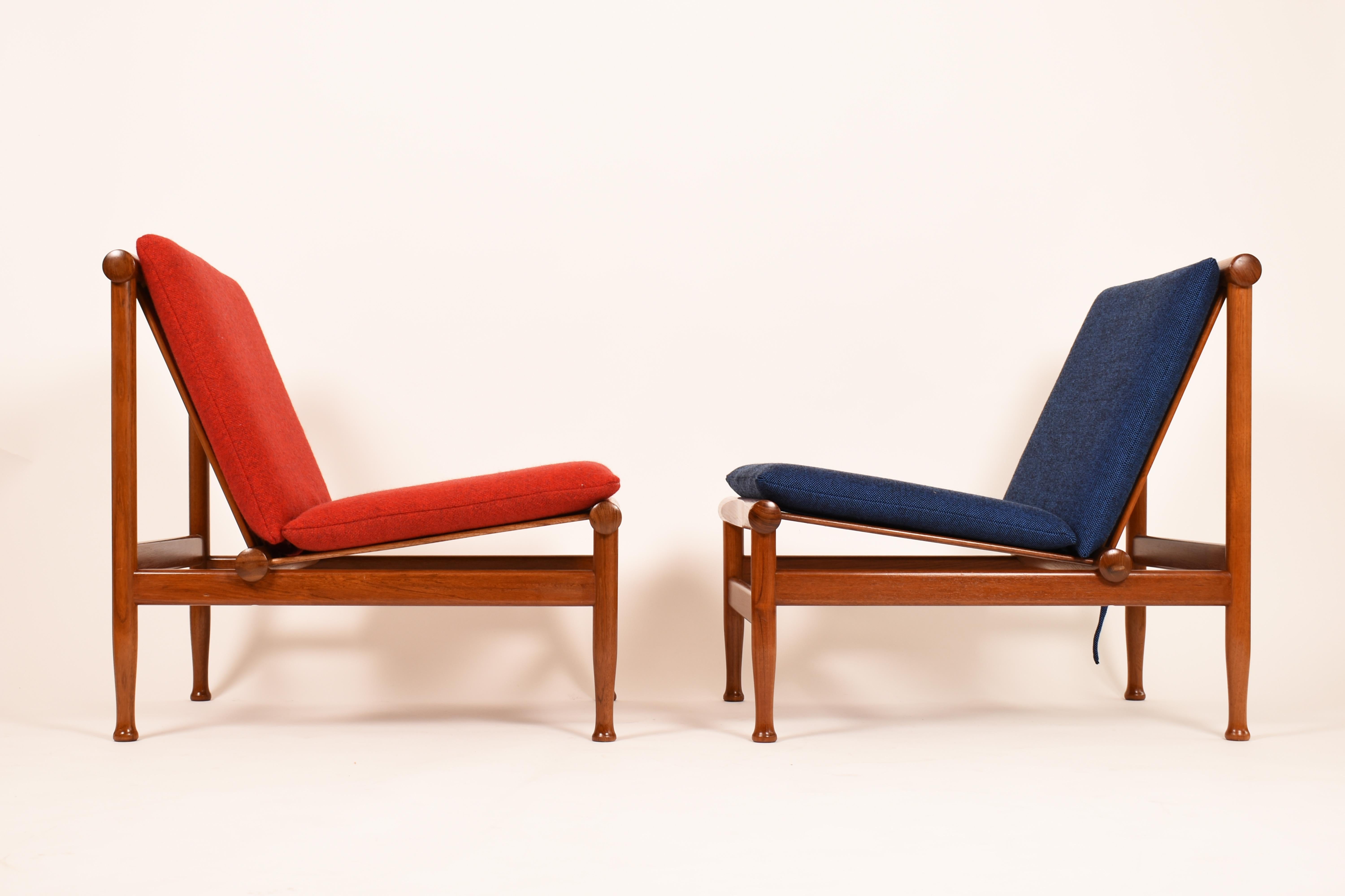 Set of two Mid-Century Modern lounge chairs.
Model 501, designed by Kai Lyngfeldt Larsen and produced in teak by Søborg Møbler, in Denmark, between 1960 and 1970.
Both seats are in very good condition, the structure underwent a refinishing with
