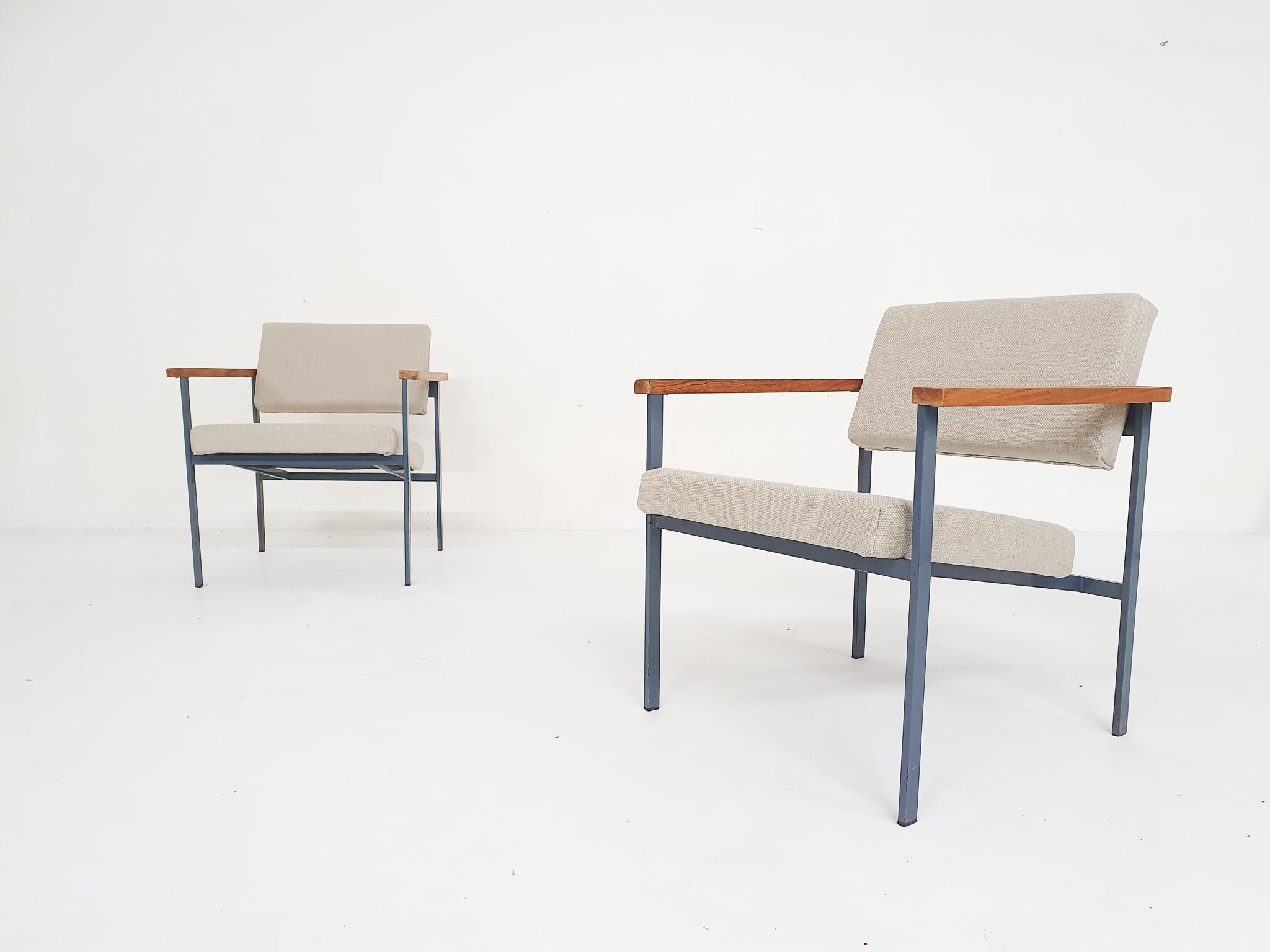Set of two minimalistic lounge chairs by the Dutch manufacturer 