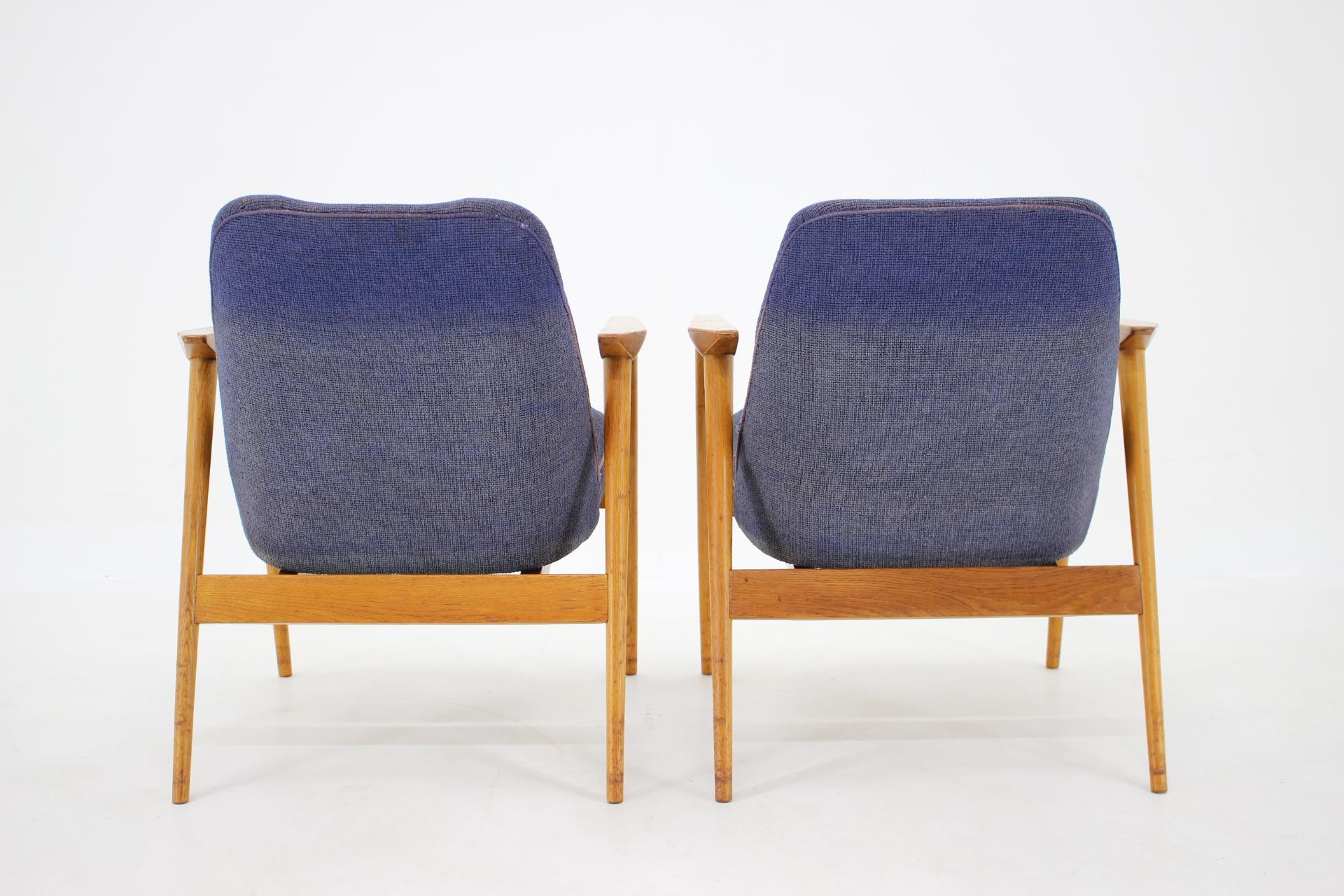 Set of Two Lounge Chairs Designed by Miroslav Navrátil, 1960s In Good Condition In Praha, CZ