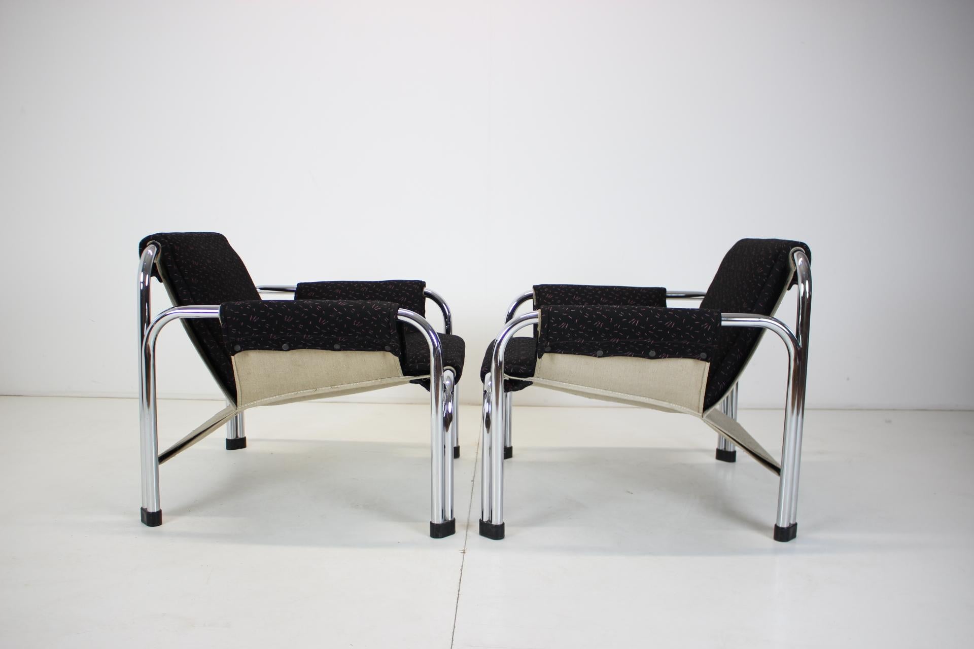 Set of Two Lounge Chairs with Coffee Table Designed by Wiliam Chlebo, 1970's 5