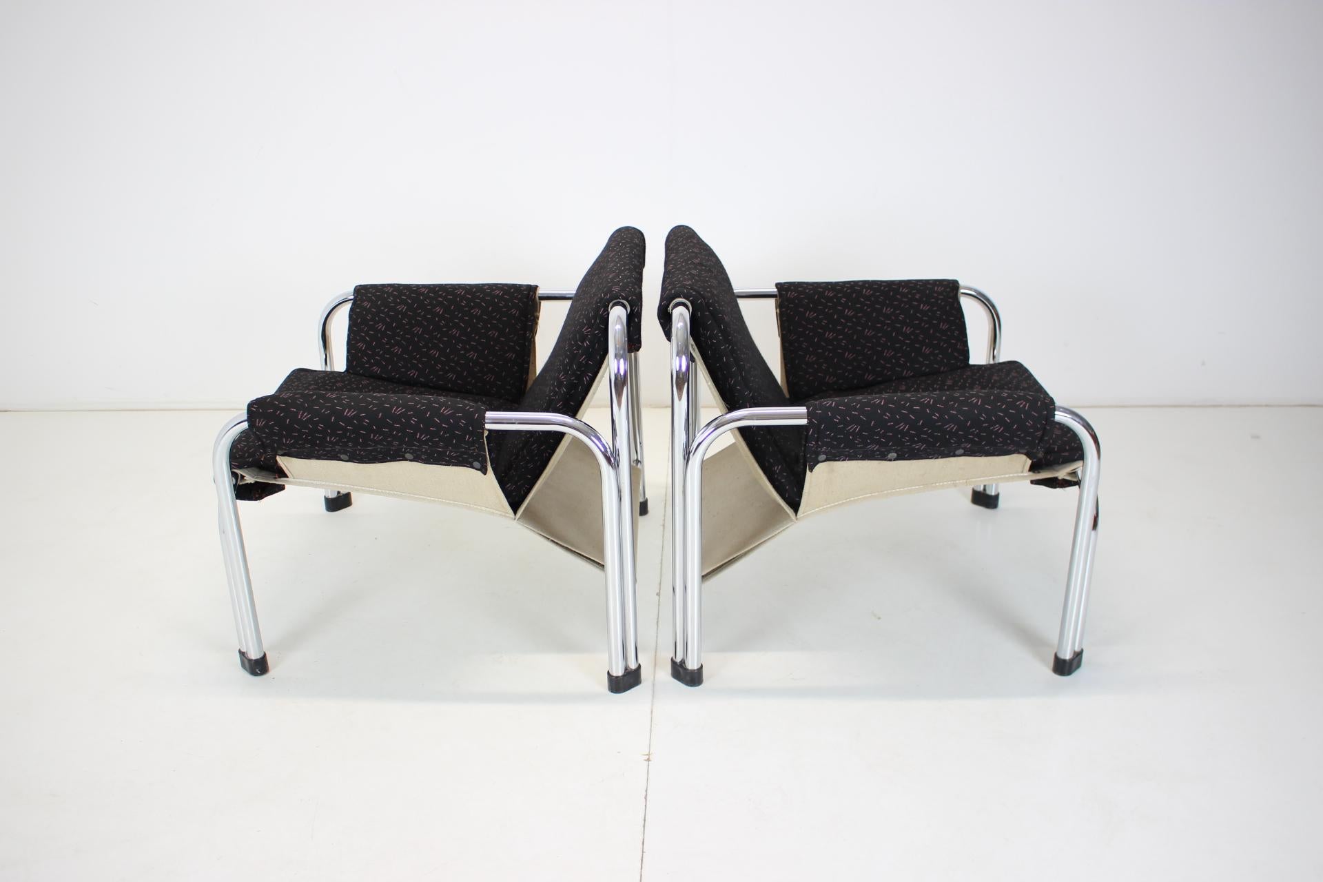 Set of Two Lounge Chairs with Coffee Table Designed by Wiliam Chlebo, 1970's 8
