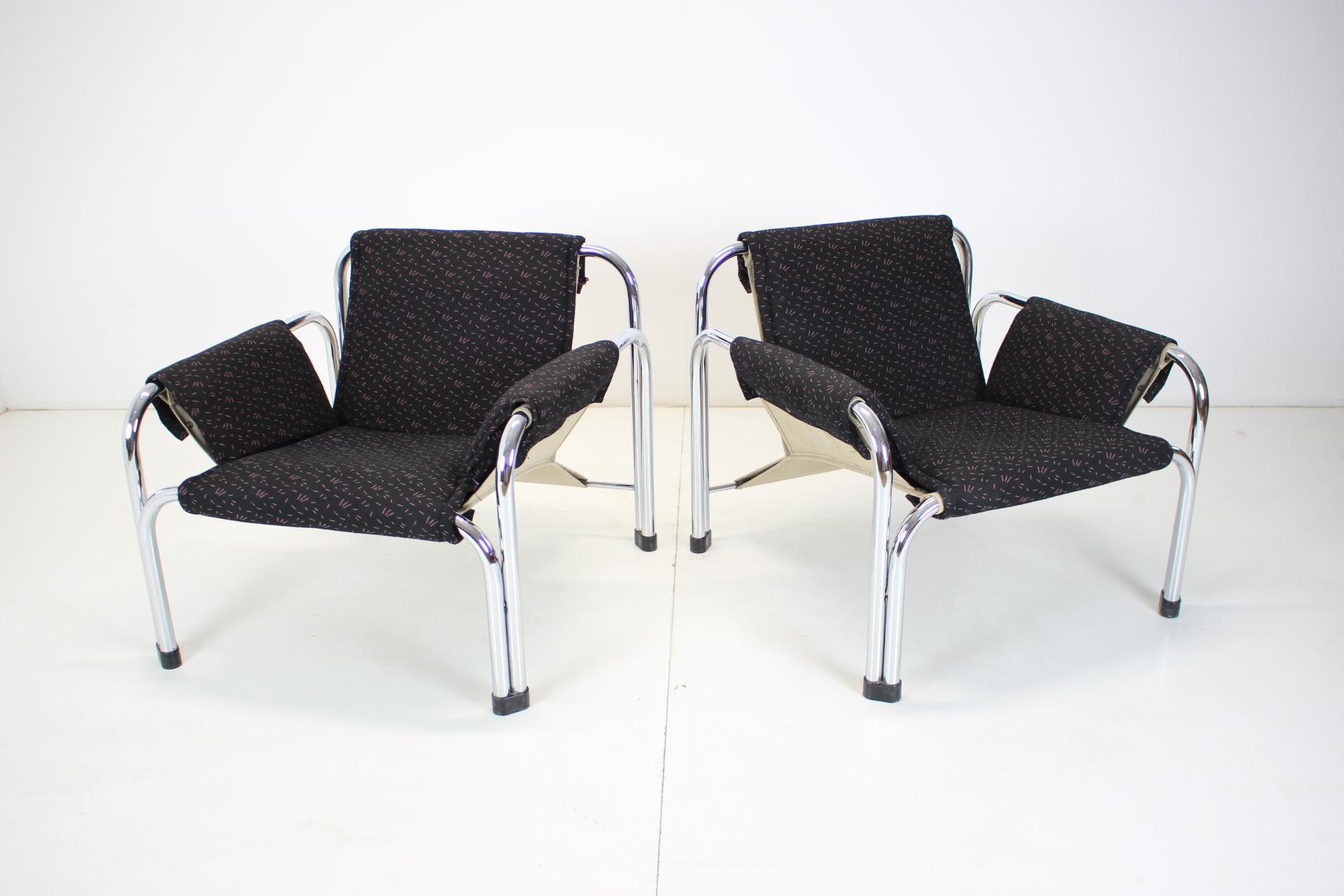 Set of Two Lounge Chairs with Coffee Table Designed by Wiliam Chlebo, 1970's 9