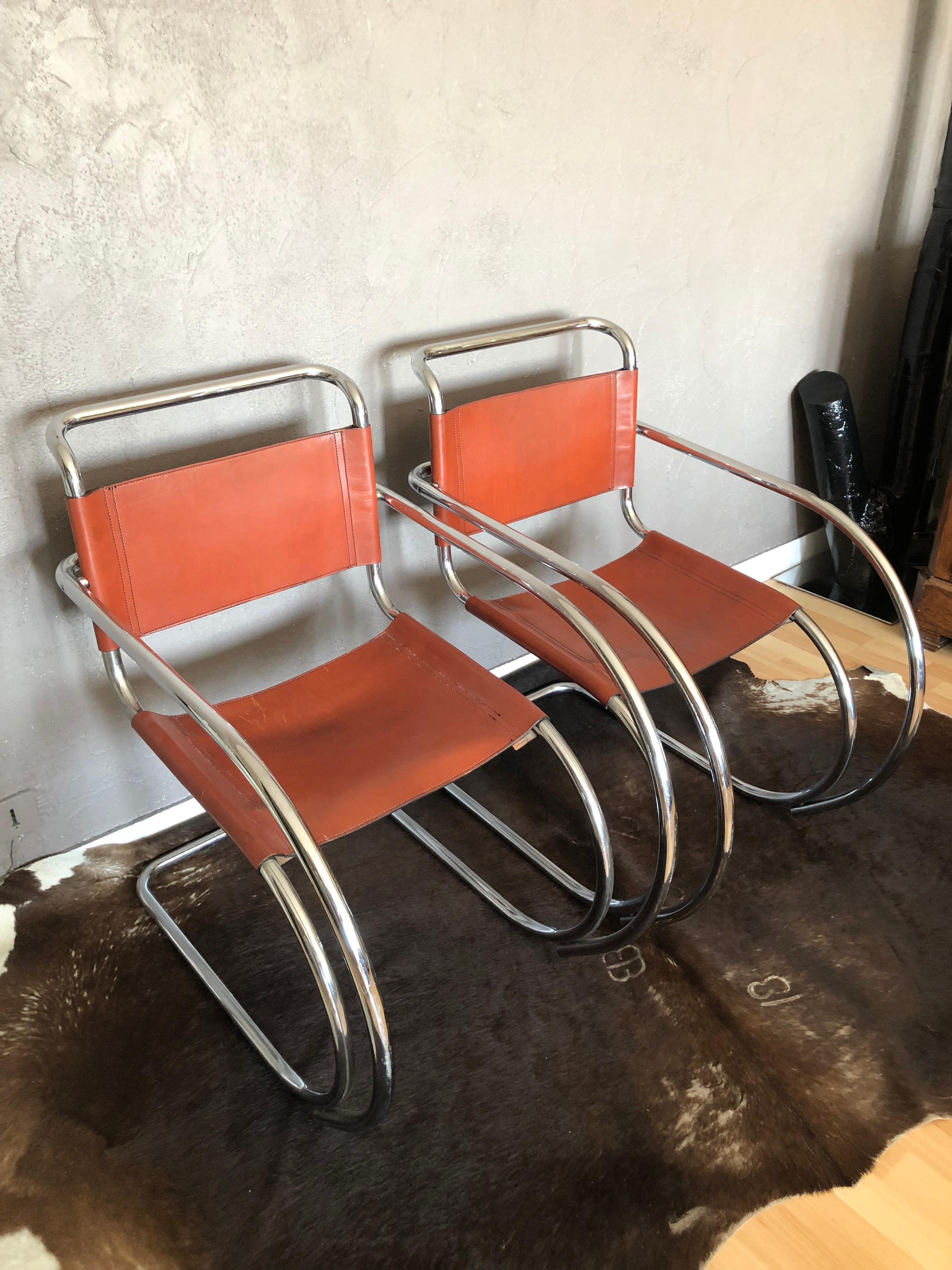 Set of Two Lounge MR20 Mies van der Rohe Chairs, 1960s For Sale 1