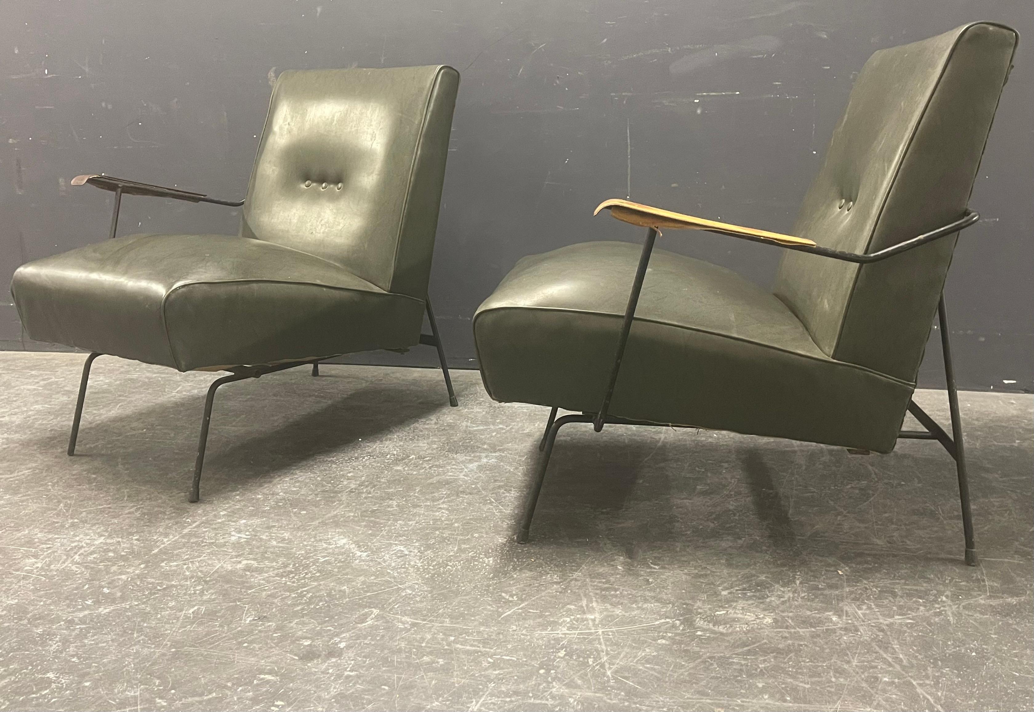 Set aus zwei Loungesesseln kann auch als Sofa (Moderne der Mitte des Jahrhunderts) im Angebot