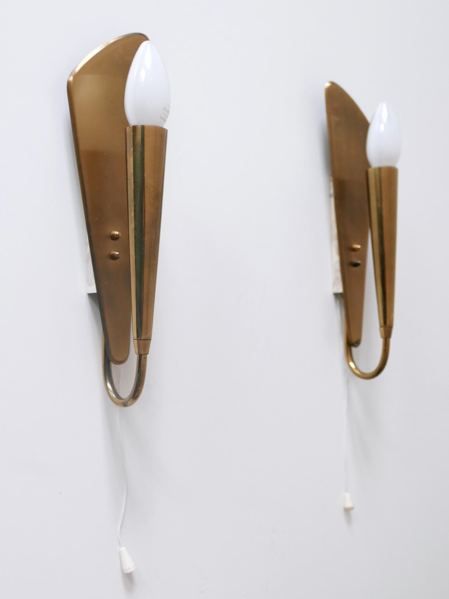 Set of Two Lovely Mid-Century Modern Brass Sconces or Wall Lamps Germany 1950s For Sale 6