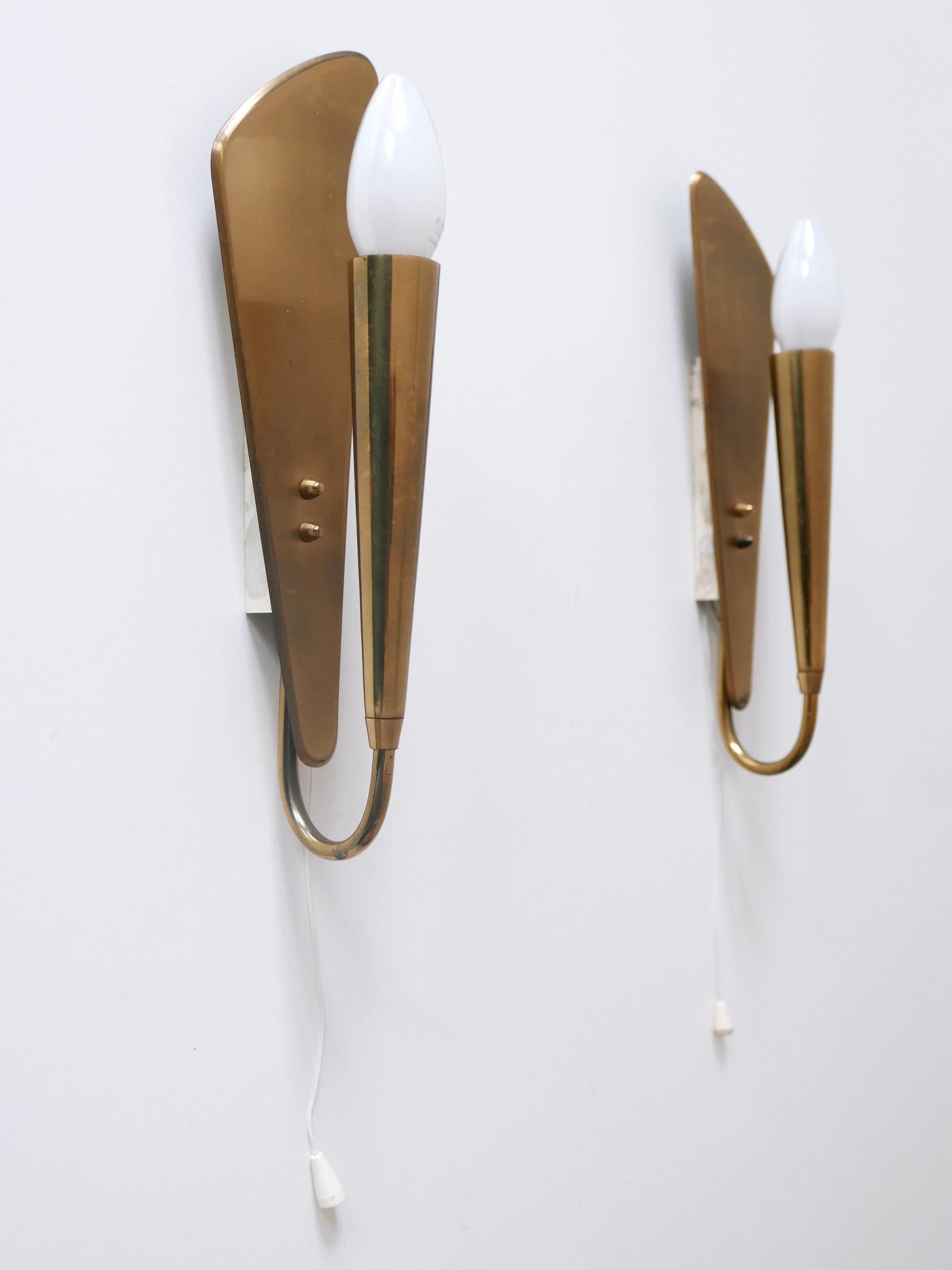 Set of Two Lovely Mid-Century Modern Brass Sconces or Wall Lamps Germany 1950s For Sale 7