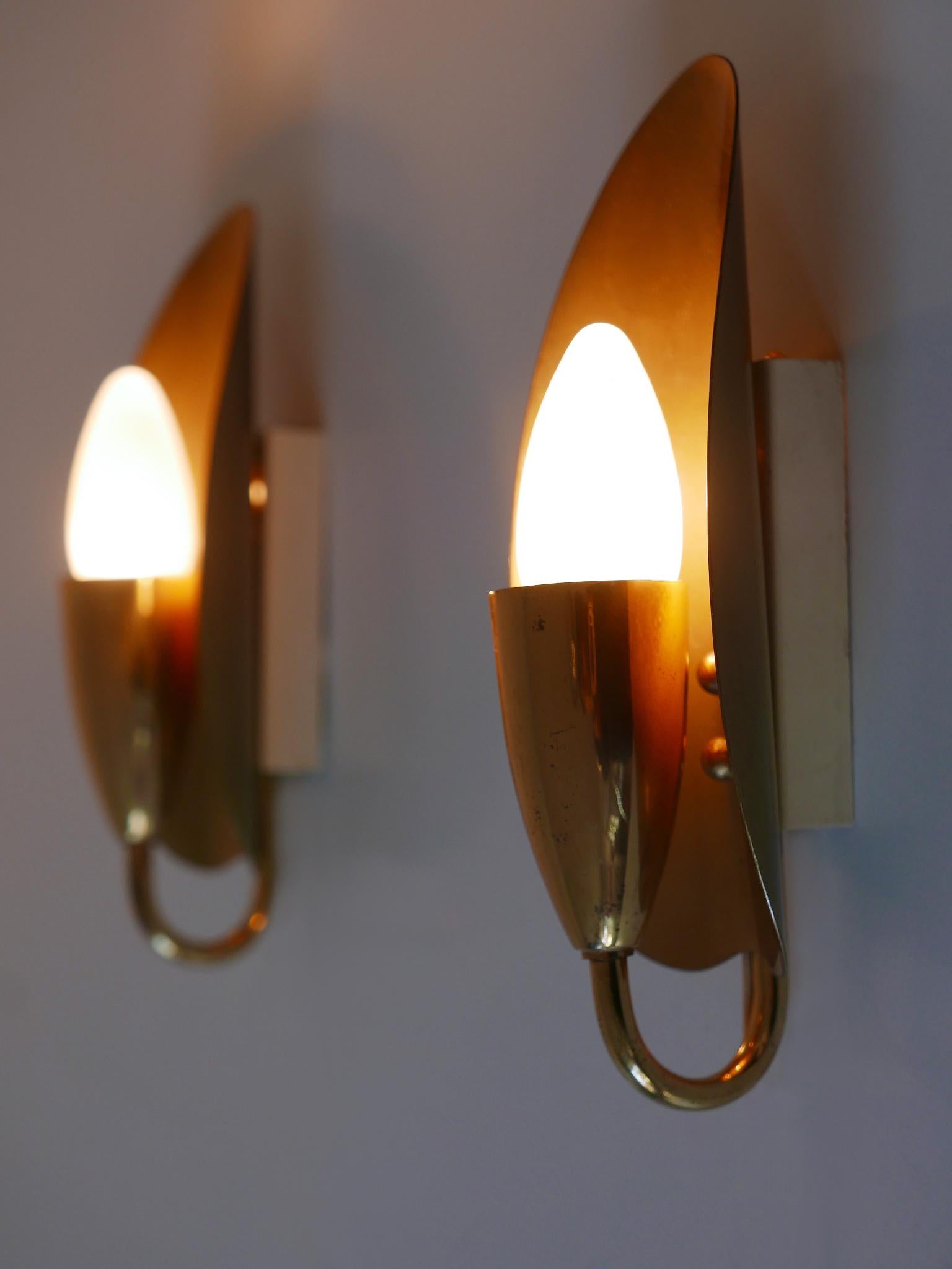 Set of Two Lovely Mid-Century Modern Brass Sconces or Wall Lamps Germany 1950s For Sale 7