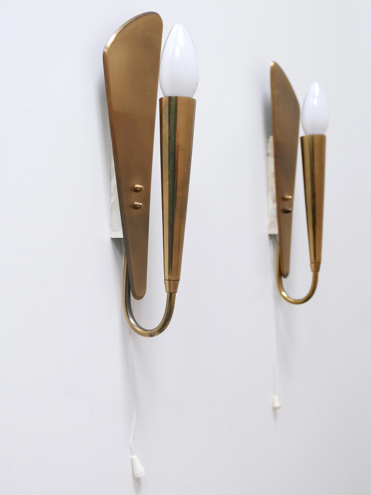 Set of Two Lovely Mid-Century Modern Brass Sconces or Wall Lamps Germany 1950s For Sale 8