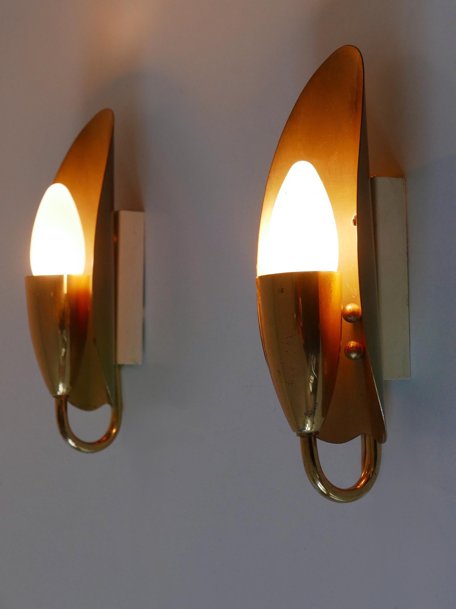Set of Two Lovely Mid-Century Modern Brass Sconces or Wall Lamps Germany 1950s For Sale 9