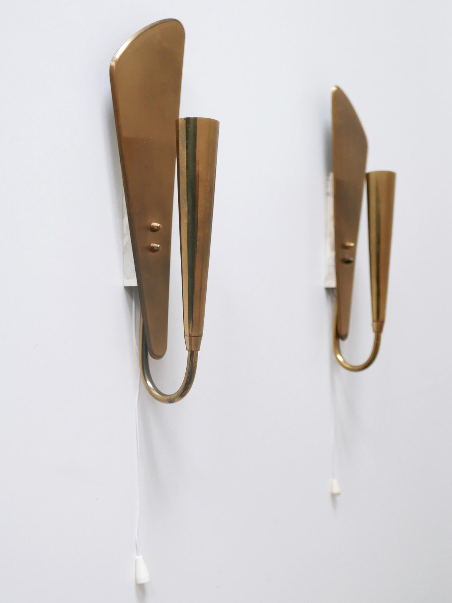 Set of Two Lovely Mid-Century Modern Brass Sconces or Wall Lamps Germany 1950s For Sale 10