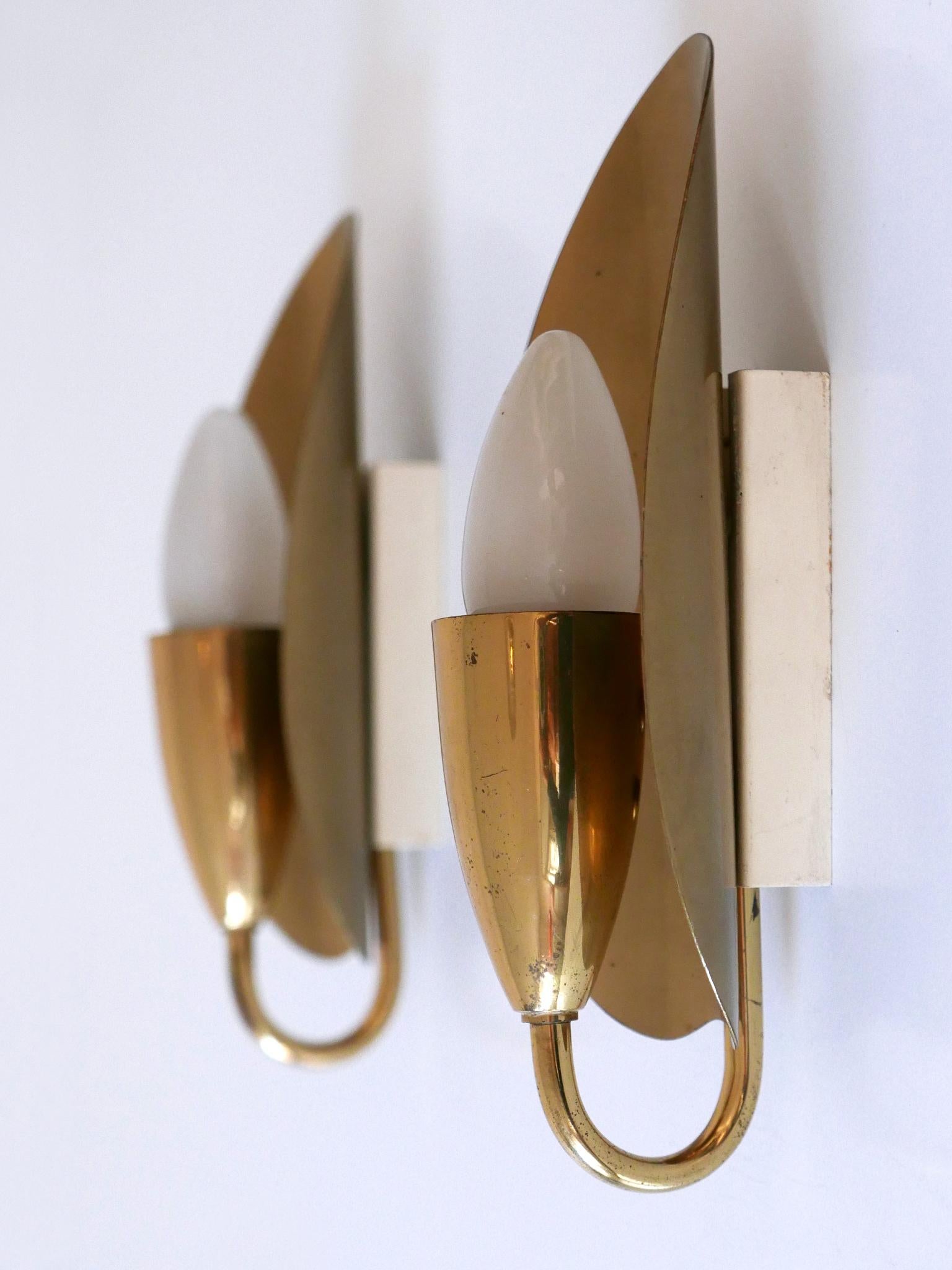 Set of Two Lovely Mid-Century Modern Brass Sconces or Wall Lamps Germany 1950s For Sale 10