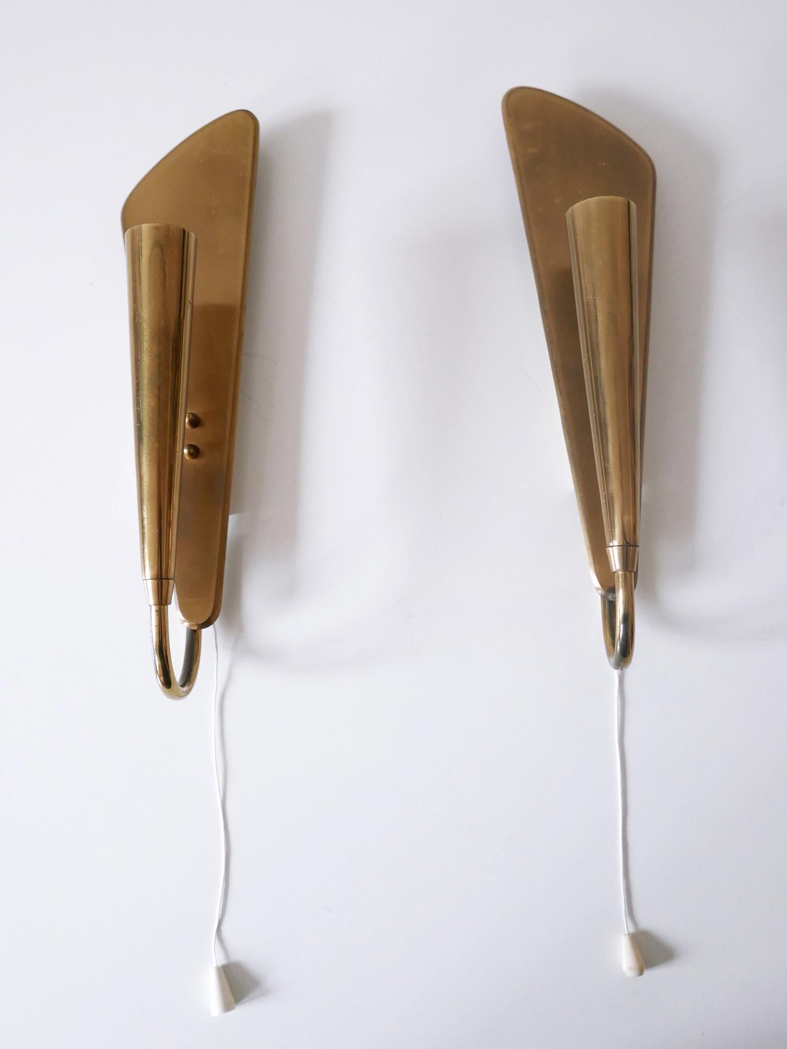 Set of Two Lovely Mid-Century Modern Brass Sconces or Wall Lamps Germany 1950s For Sale 11