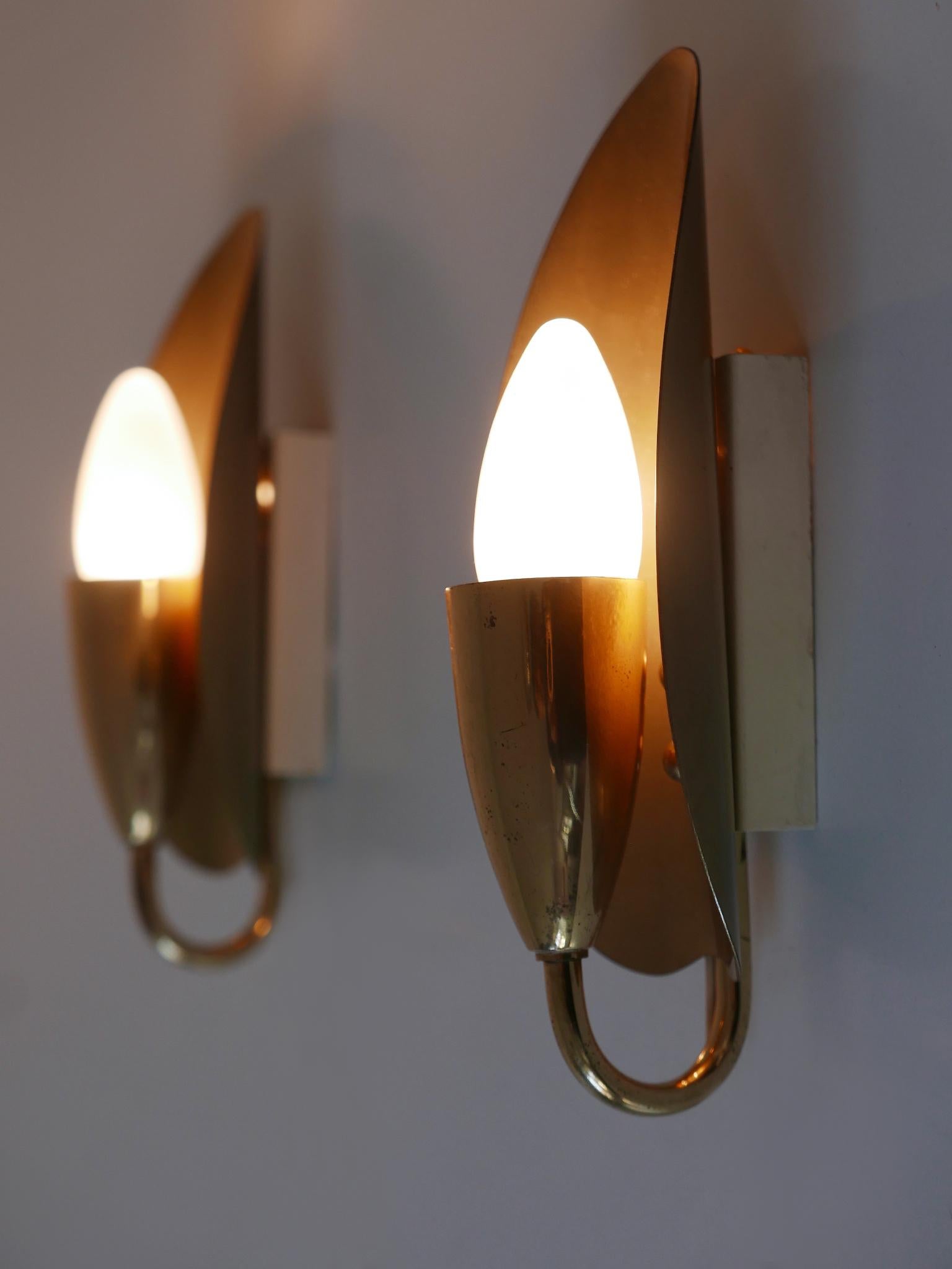 Set of Two Lovely Mid-Century Modern Brass Sconces or Wall Lamps Germany 1950s For Sale 11