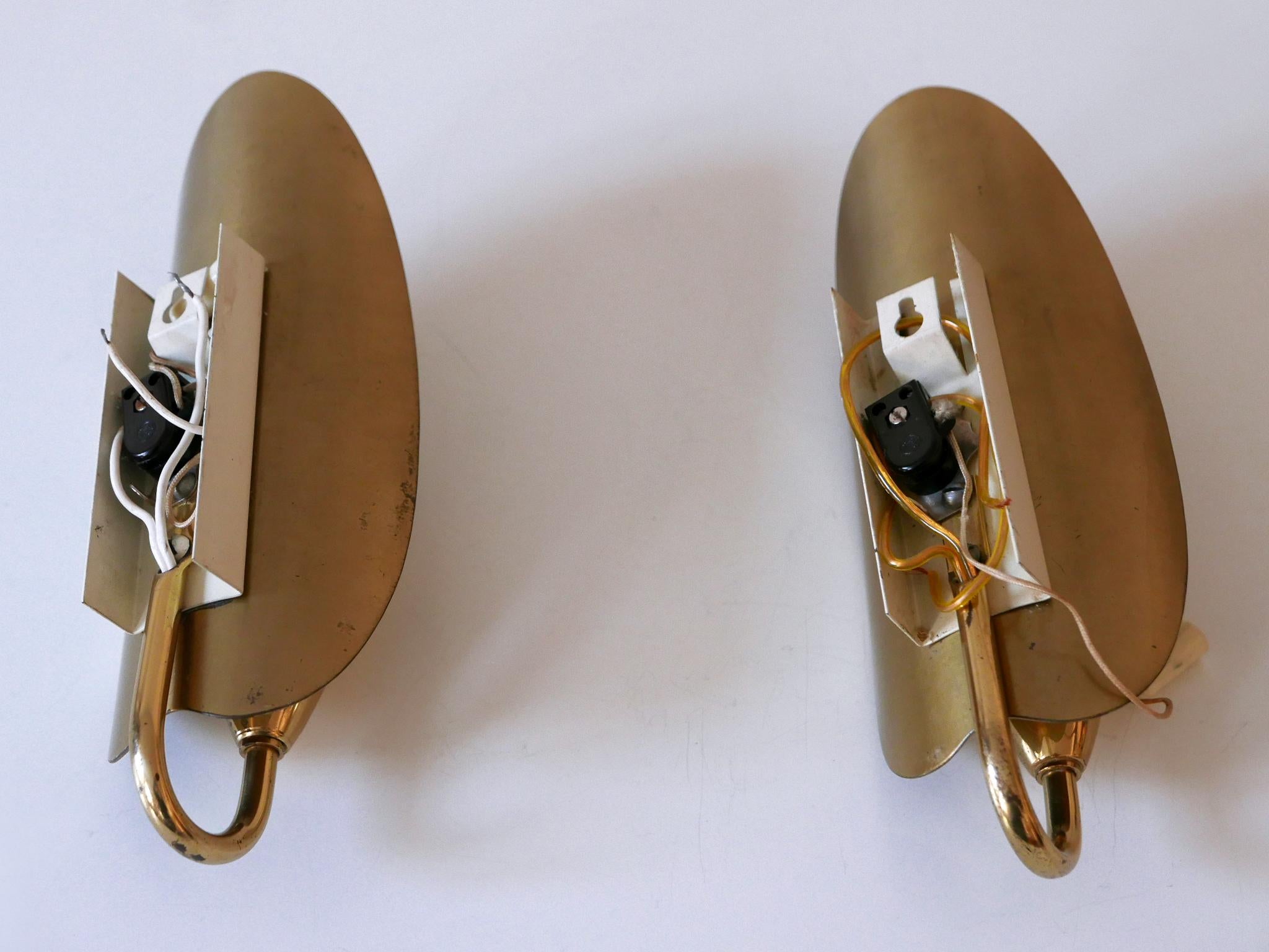Set of Two Lovely Mid-Century Modern Brass Sconces or Wall Lamps Germany 1950s For Sale 16