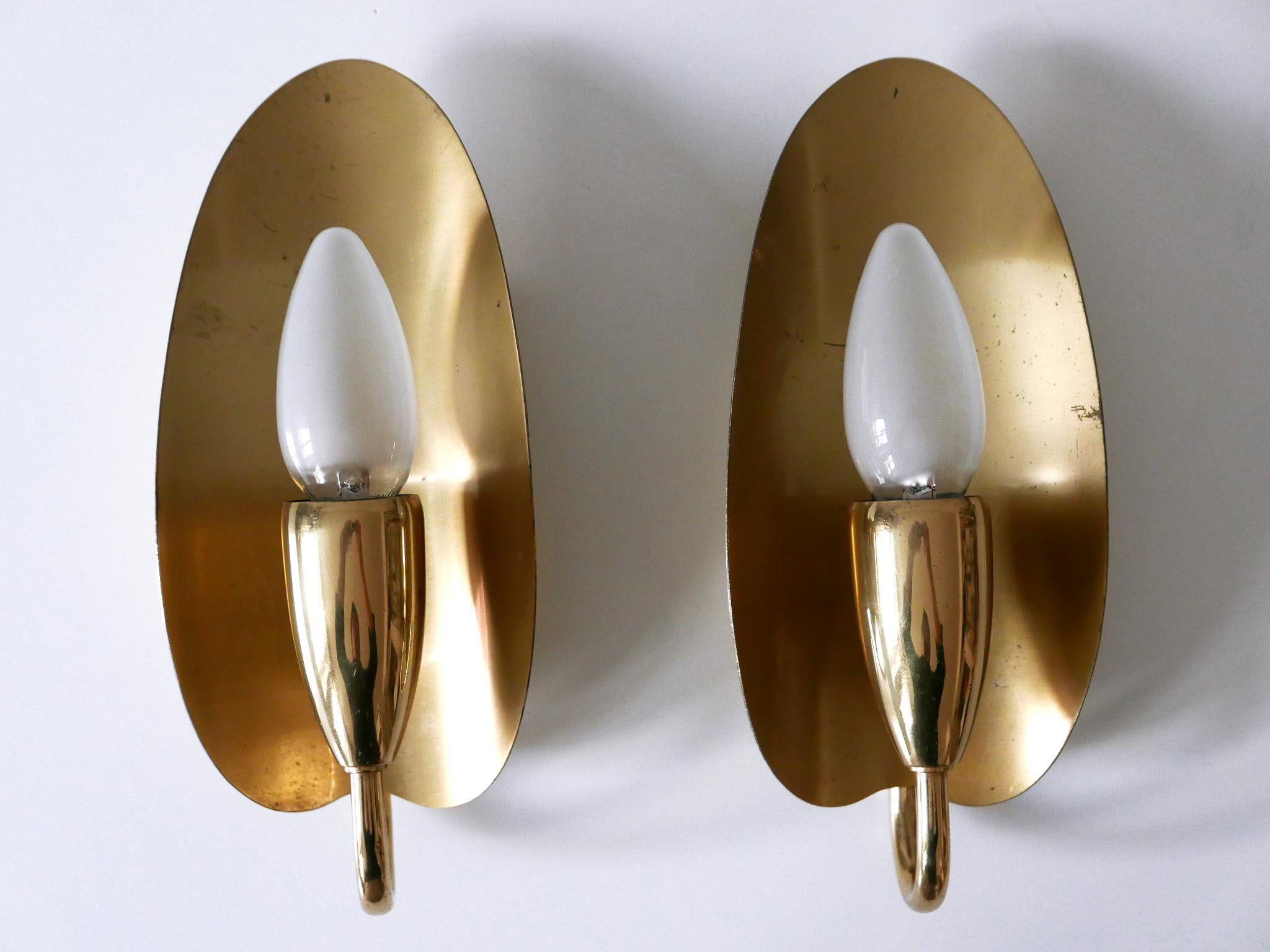 Mid-Century moderno Set di due graziose lampade da parete in ottone della metà del secolo scorso Germania anni '50 in vendita