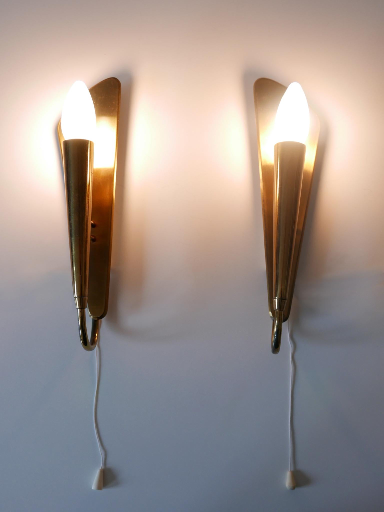 Mid-20th Century Set of Two Lovely Mid-Century Modern Brass Sconces or Wall Lamps Germany 1950s For Sale