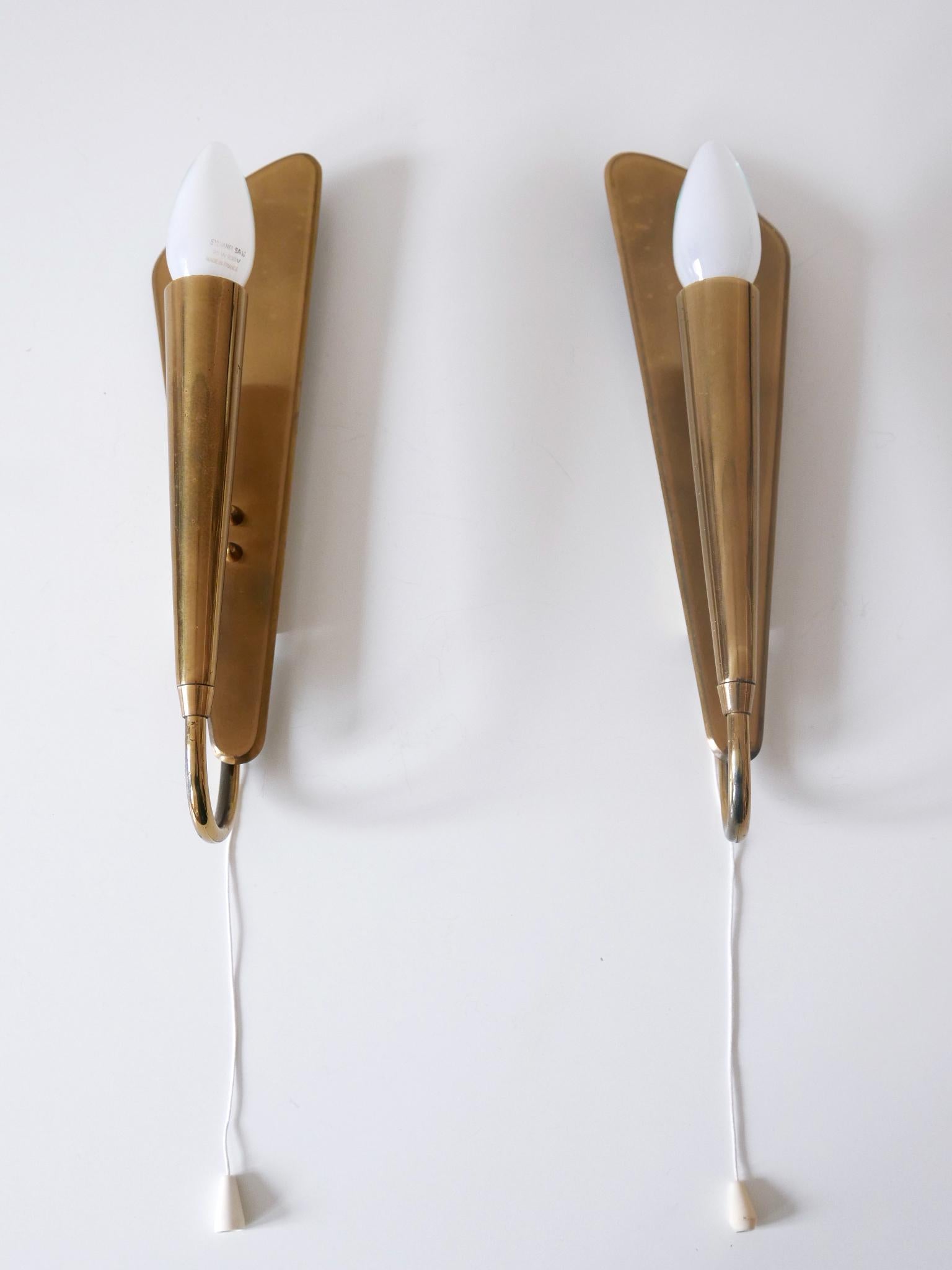 Set of Two Lovely Mid-Century Modern Brass Sconces or Wall Lamps Germany 1950s For Sale 1