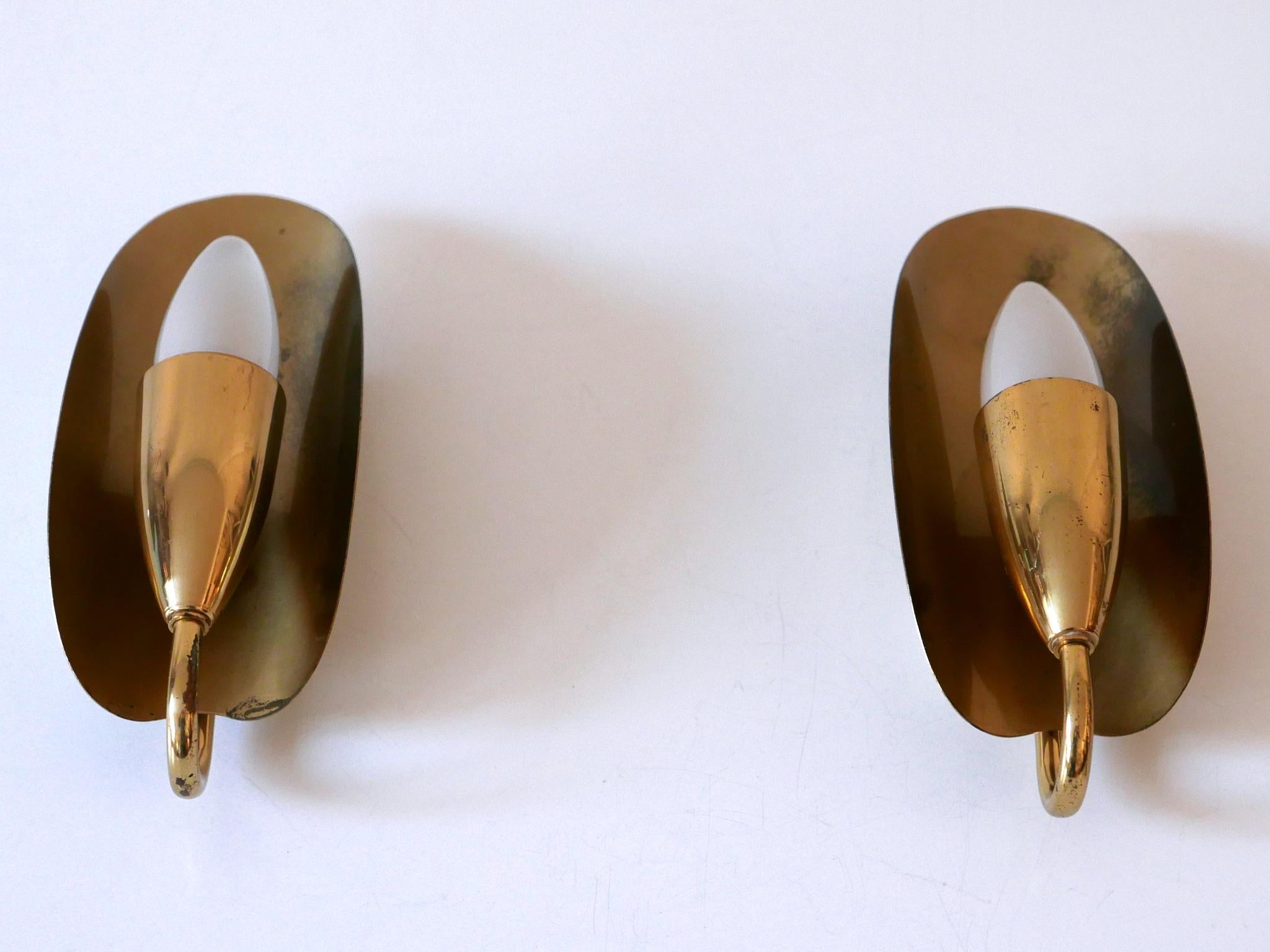 Set of Two Lovely Mid-Century Modern Brass Sconces or Wall Lamps Germany 1950s For Sale 2