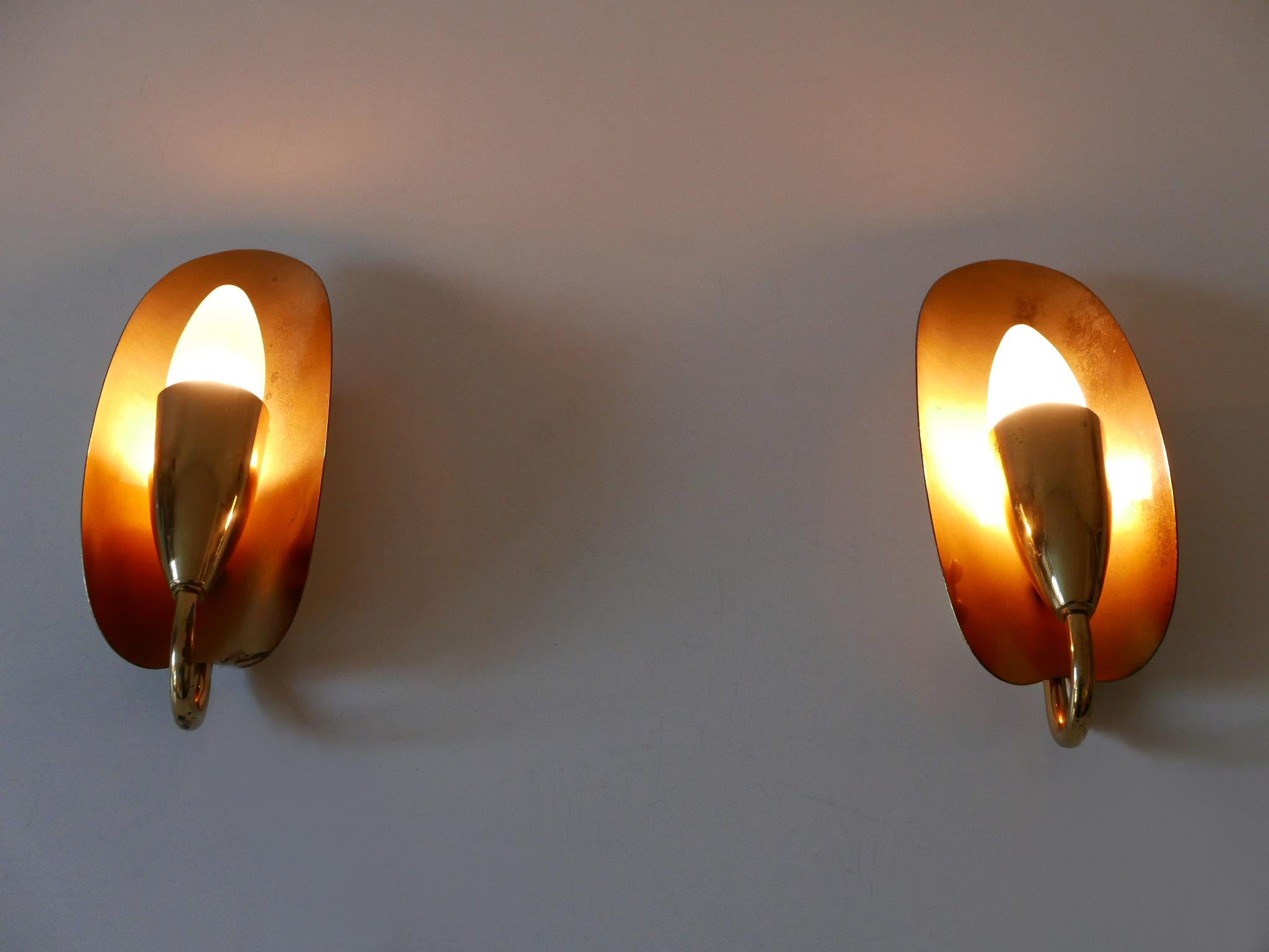Set of Two Lovely Mid-Century Modern Brass Sconces or Wall Lamps Germany 1950s For Sale 3
