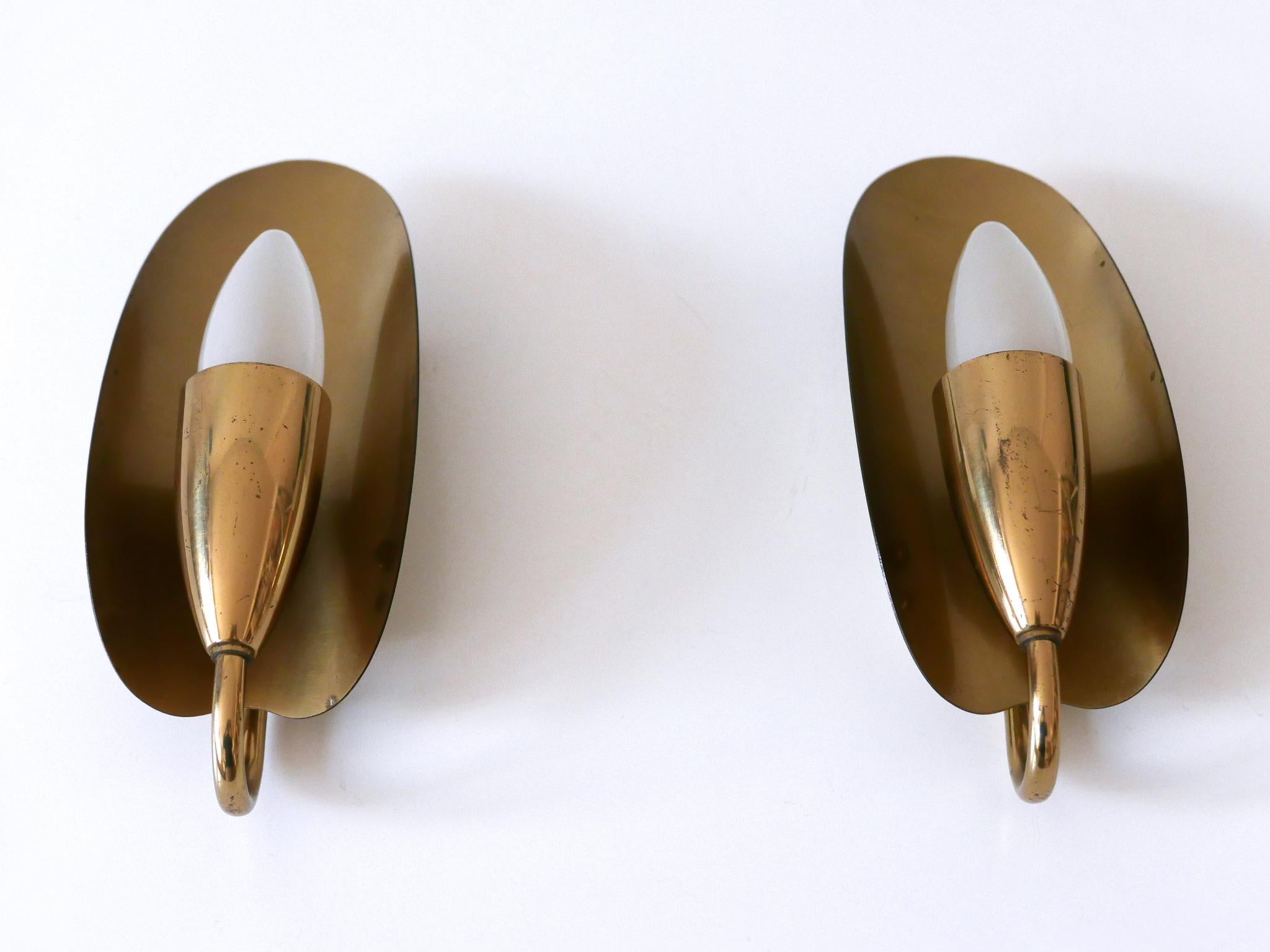 Set di due graziose lampade da parete in ottone della metà del secolo scorso Germania anni '50 in vendita 1