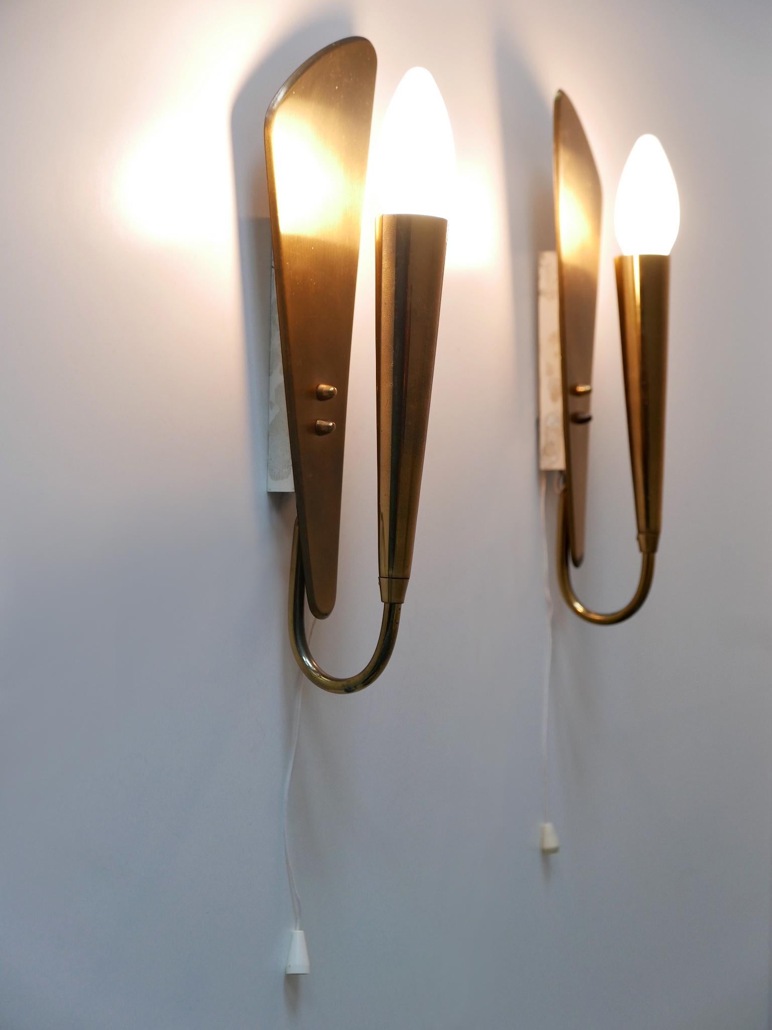 Set of Two Lovely Mid-Century Modern Brass Sconces or Wall Lamps Germany 1950s For Sale 5