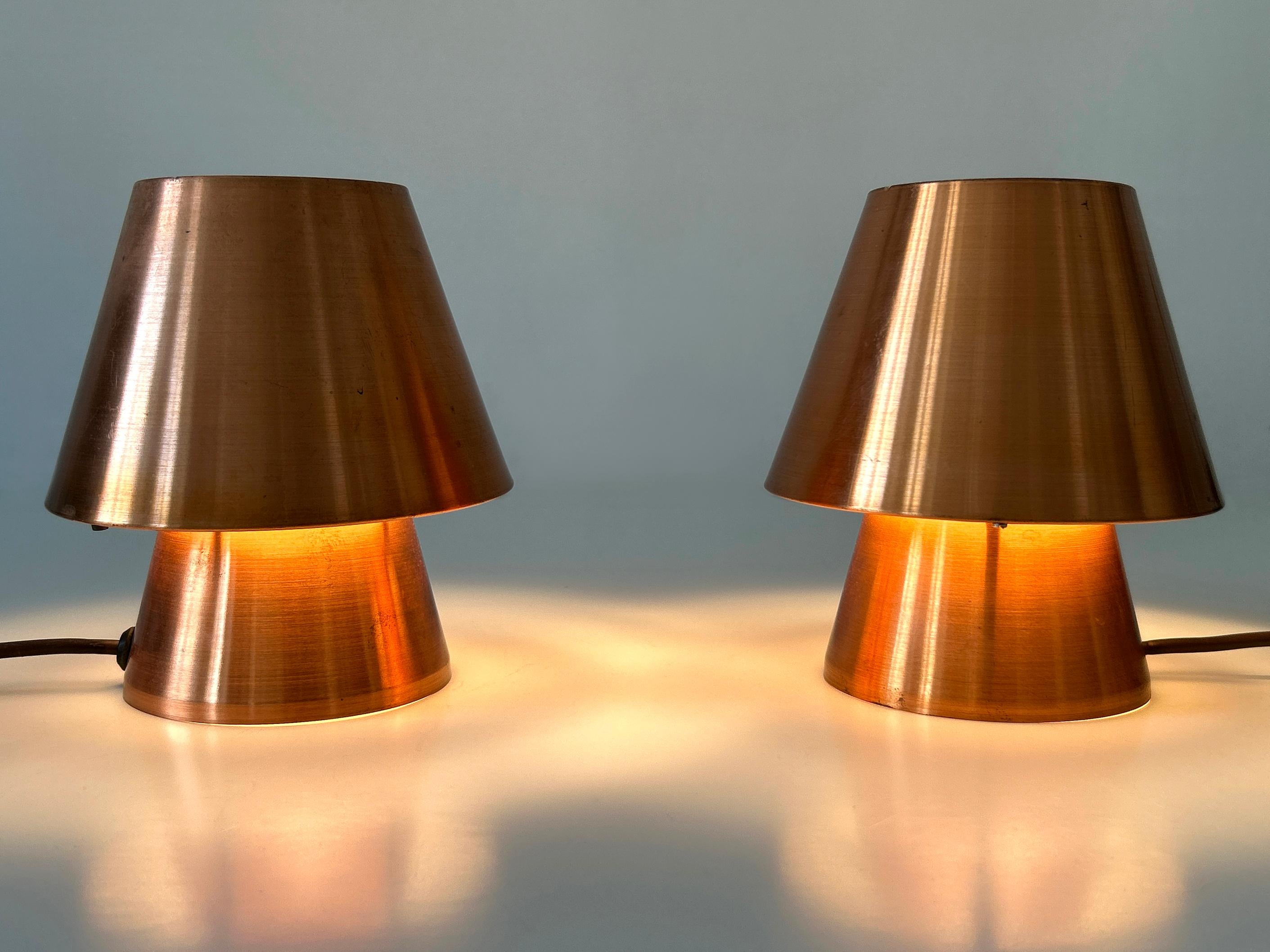 Set of Two Lovely Mid Century Modern Copper Bedside Table Lamps Germany 1960s For Sale 6