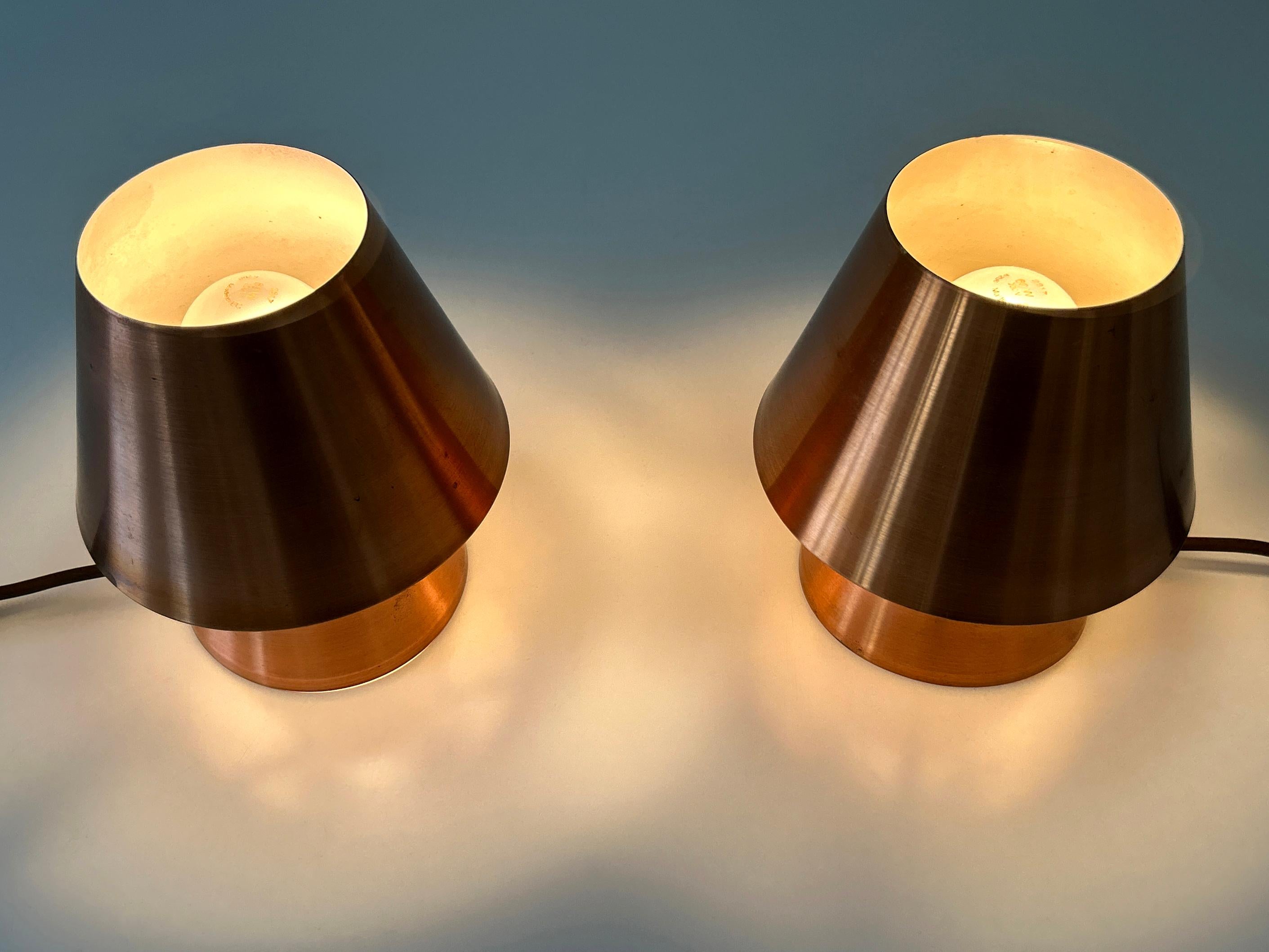 Set of Two Lovely Mid Century Modern Copper Bedside Table Lamps Germany 1960s For Sale 10