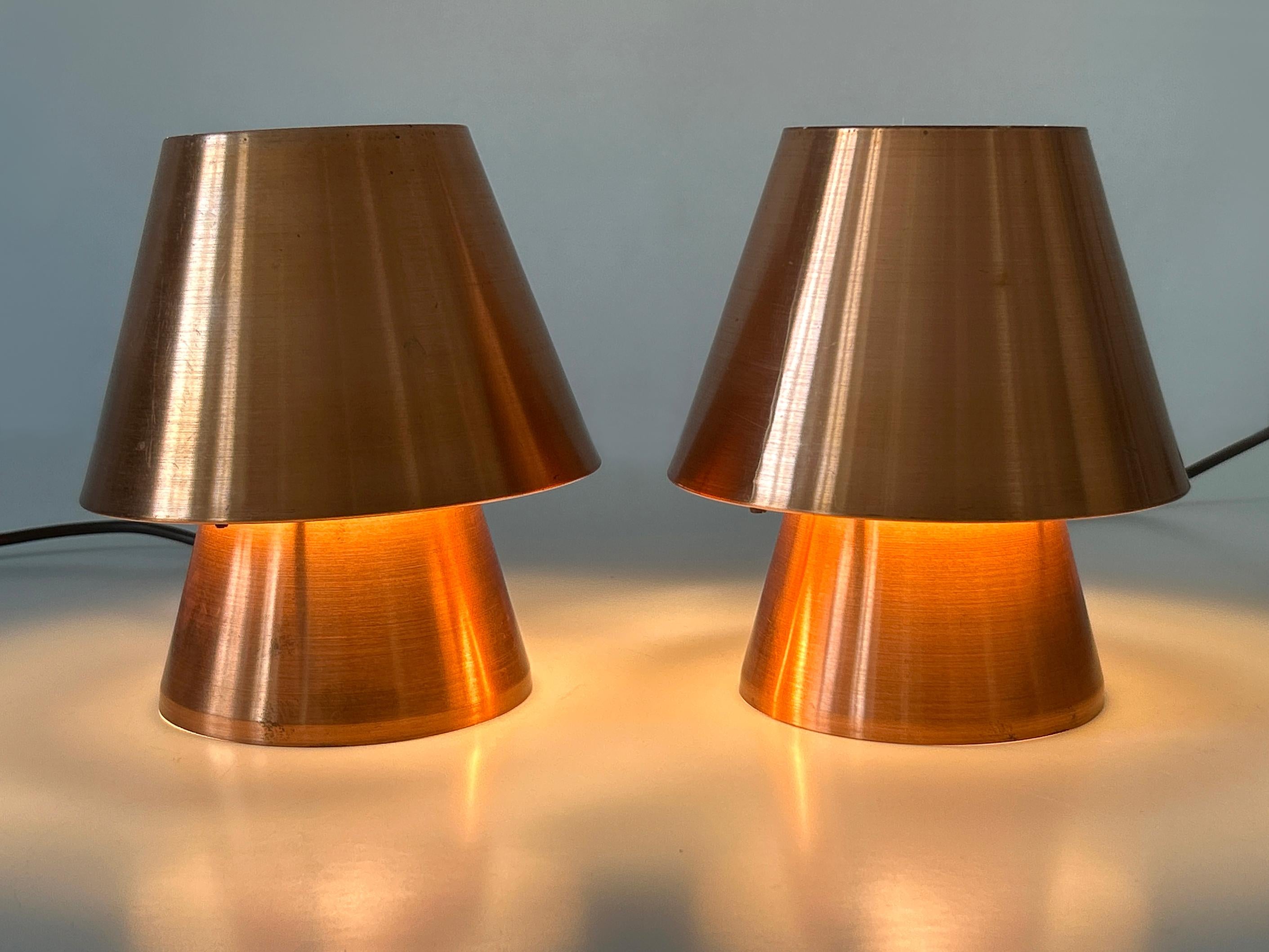 Set of Two Lovely Mid Century Modern Copper Bedside Table Lamps Germany 1960s For Sale 3