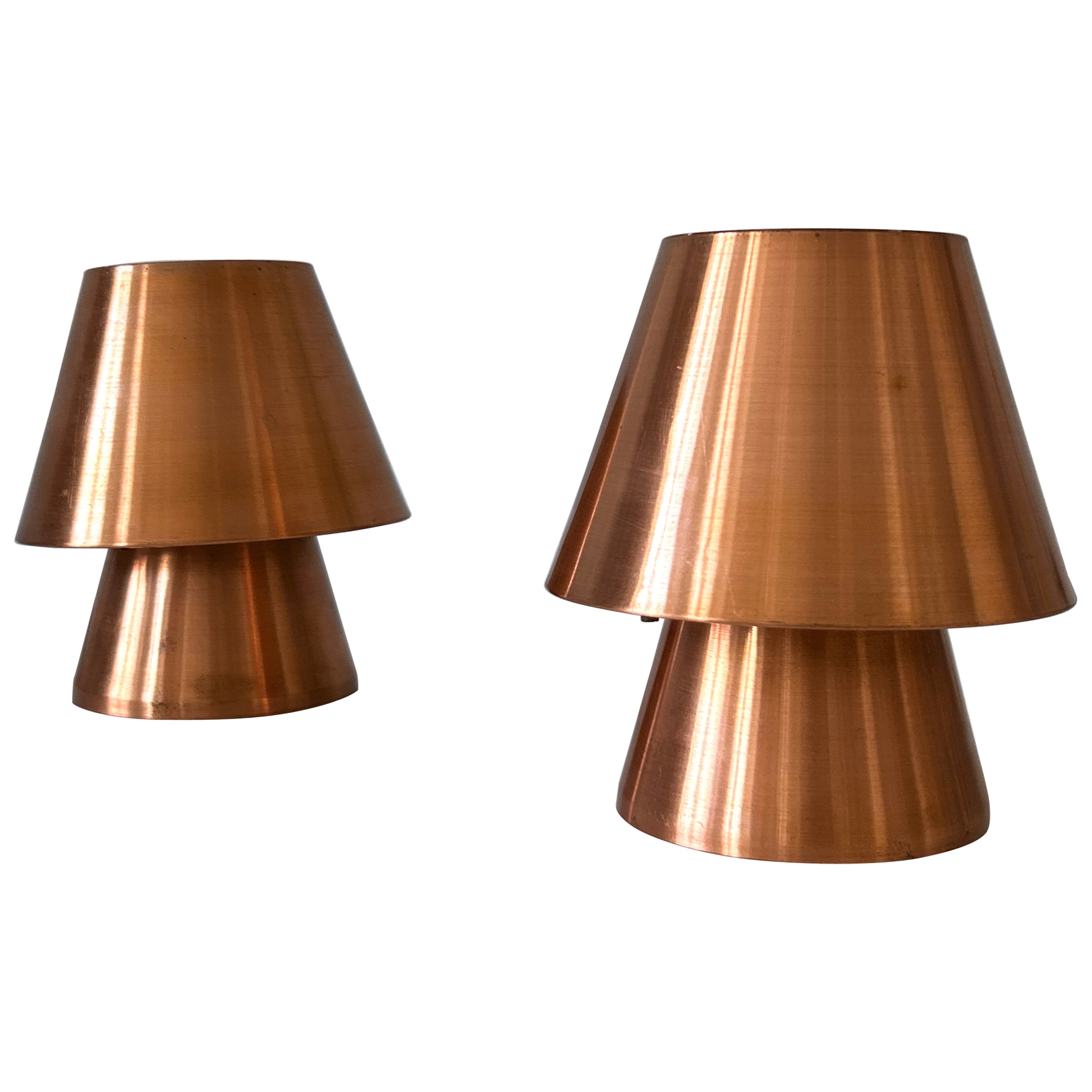 Set of Two Lovely Mid Century Modern Copper Bedside Table Lamps Germany 1960s For Sale