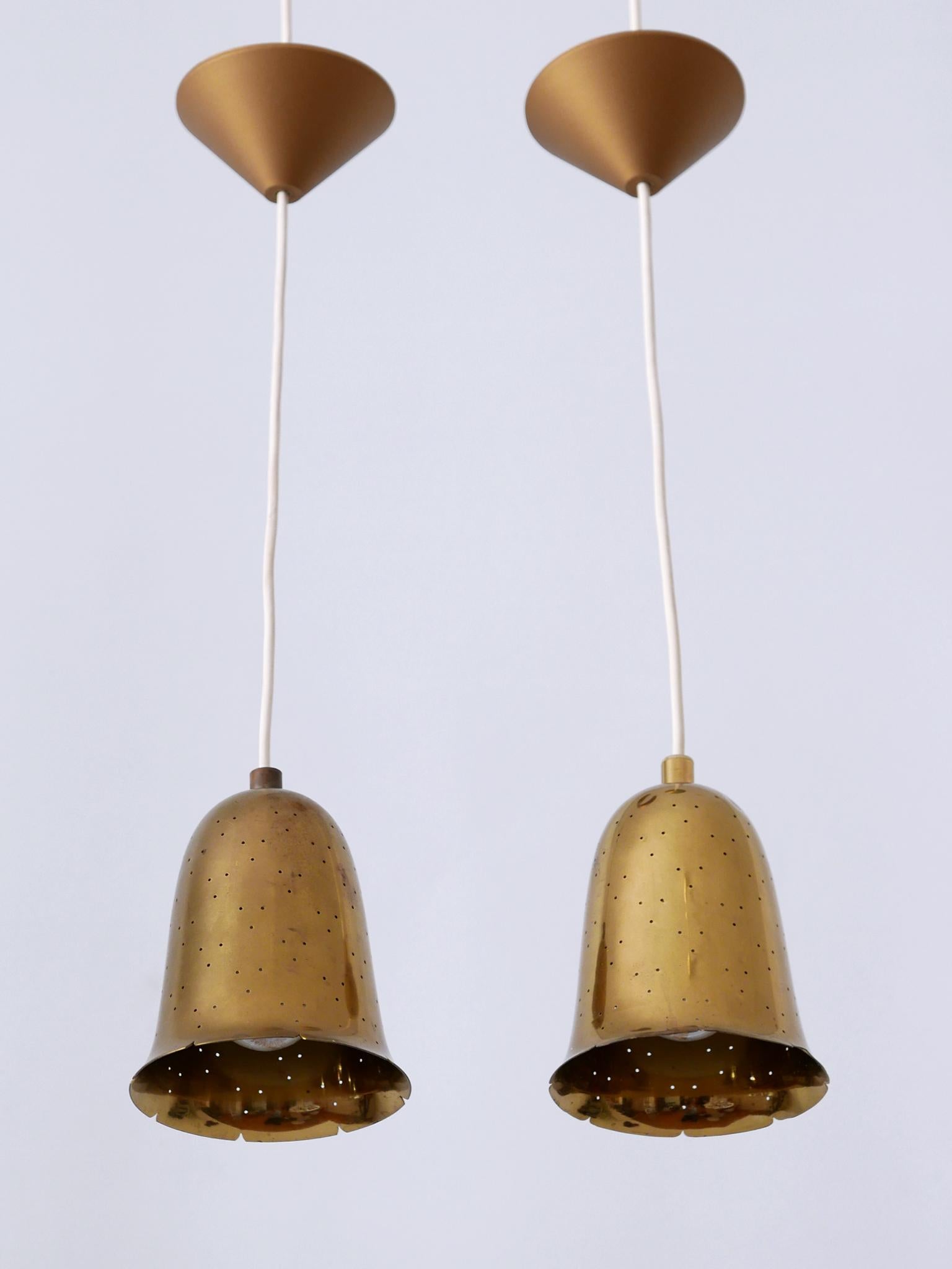 Set of Two Lovely Mid Century Modern Pendant Lamps by Boréns Borås Sweden 1950s In Good Condition In Munich, DE