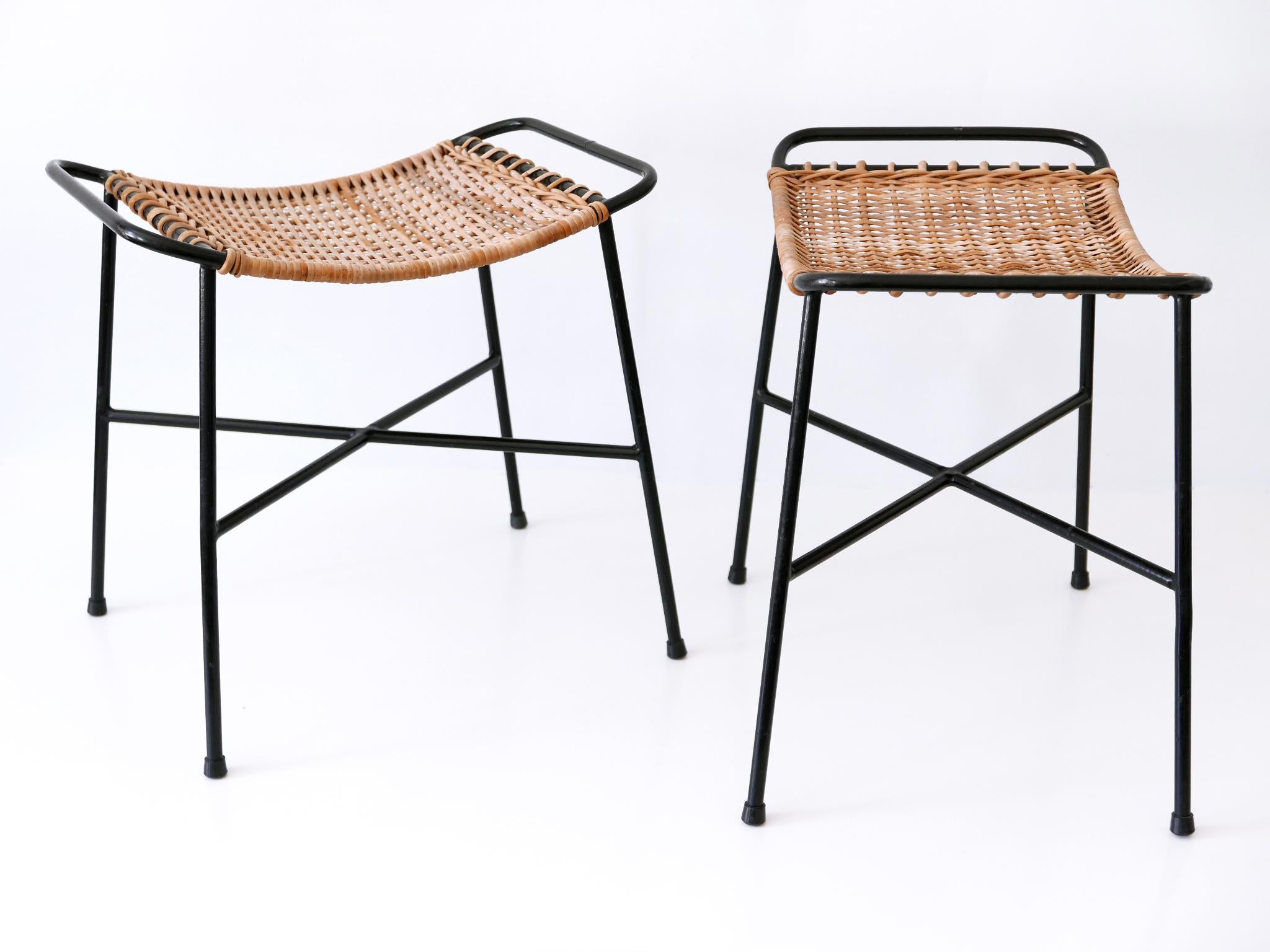 Set of Two Lovely Mid-Century Modern Rattan Stools Germany 1960s In Good Condition For Sale In Munich, DE