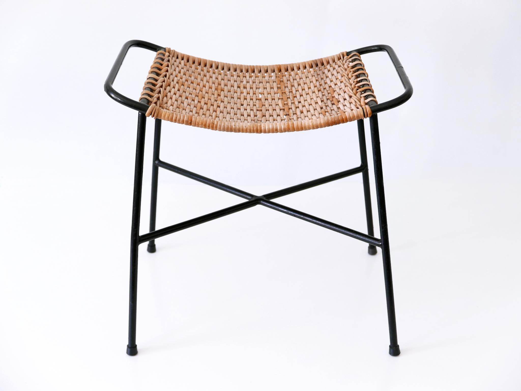 Set of Two Lovely Mid-Century Modern Rattan Stools Germany 1960s For Sale 3