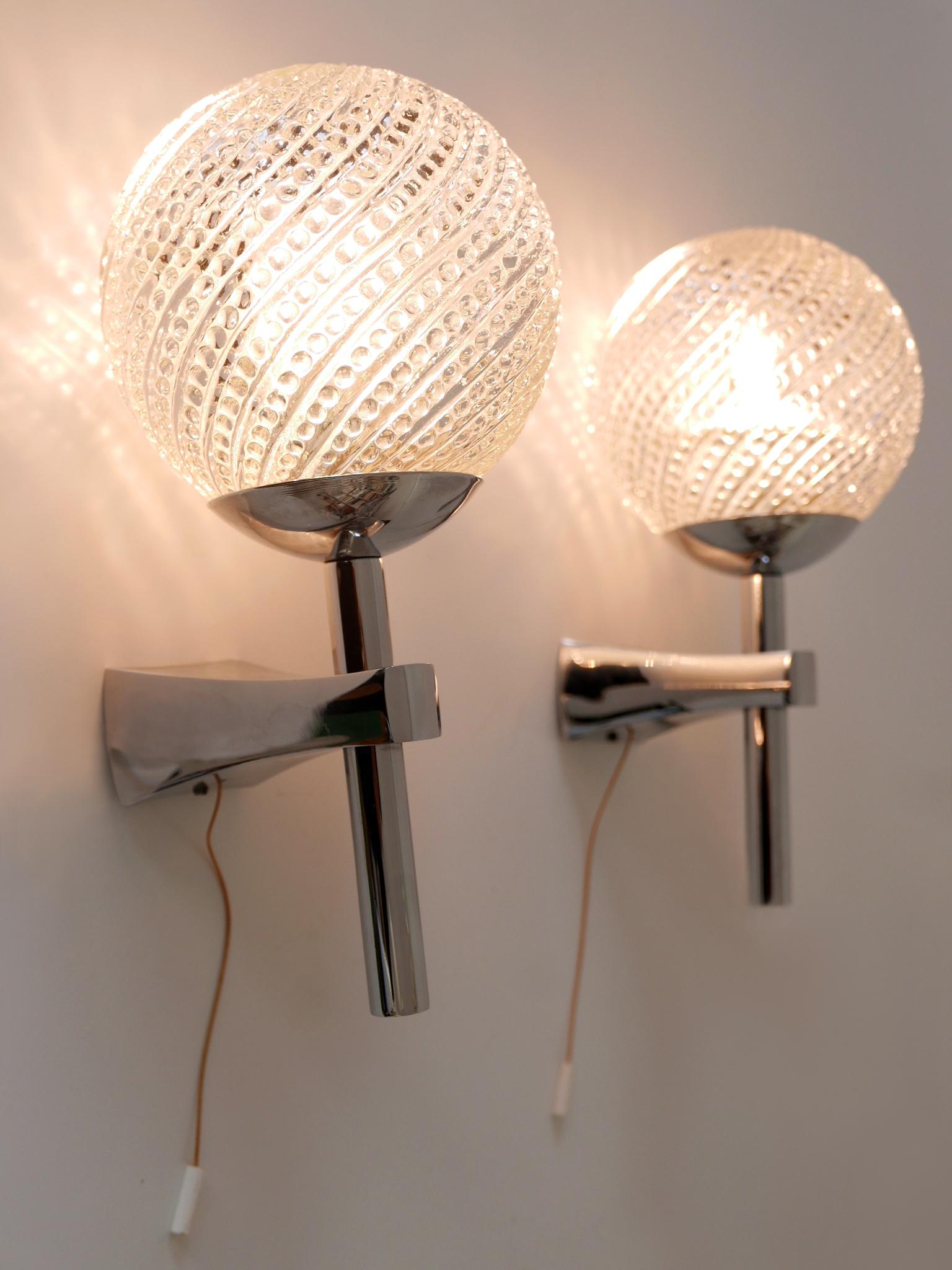 Set of Two Lovely Mid-Century Modern Textured Glass Sconces or Wall Lamps 1970s For Sale 3